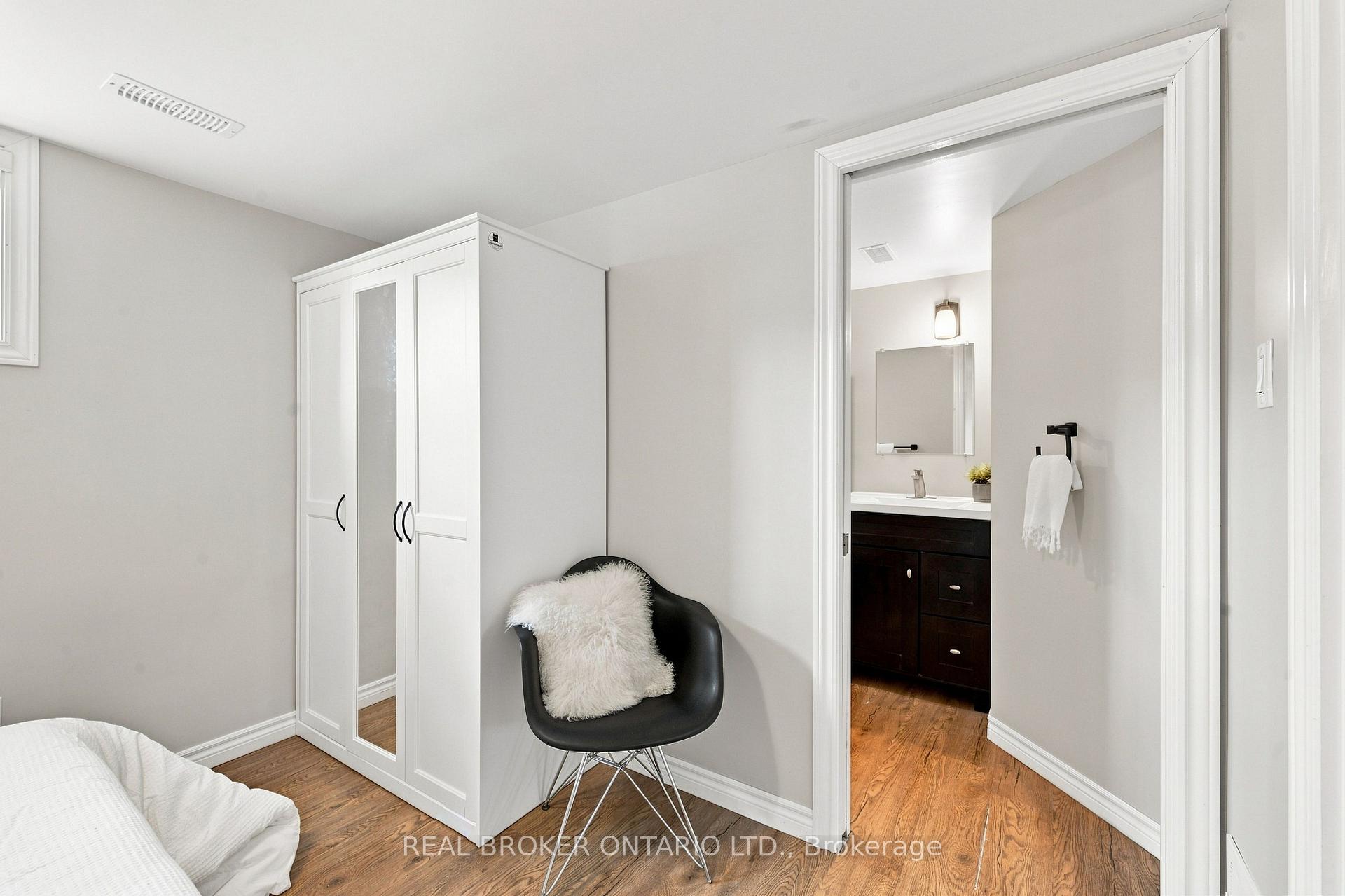 Photo 36 of 82 Meadowlands Drive W, Ottawa, Meadowlands/Crestview — HOMEH
