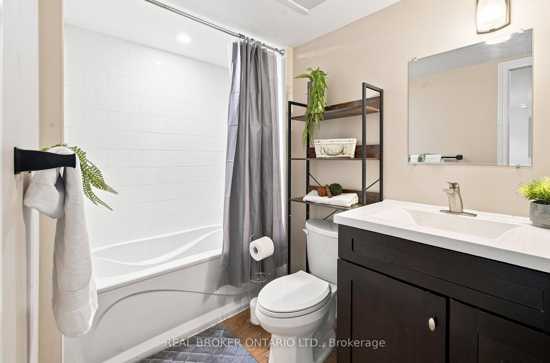Photo 37 of 82 Meadowlands Drive W, Ottawa, Meadowlands/Crestview — HOMEH