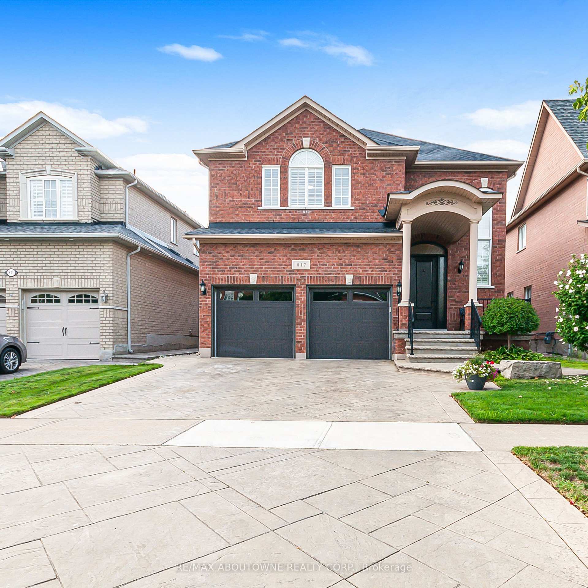 Photo 1 of 817 Brass Winds Place, Mississauga, Meadowvale Village — HOMEH