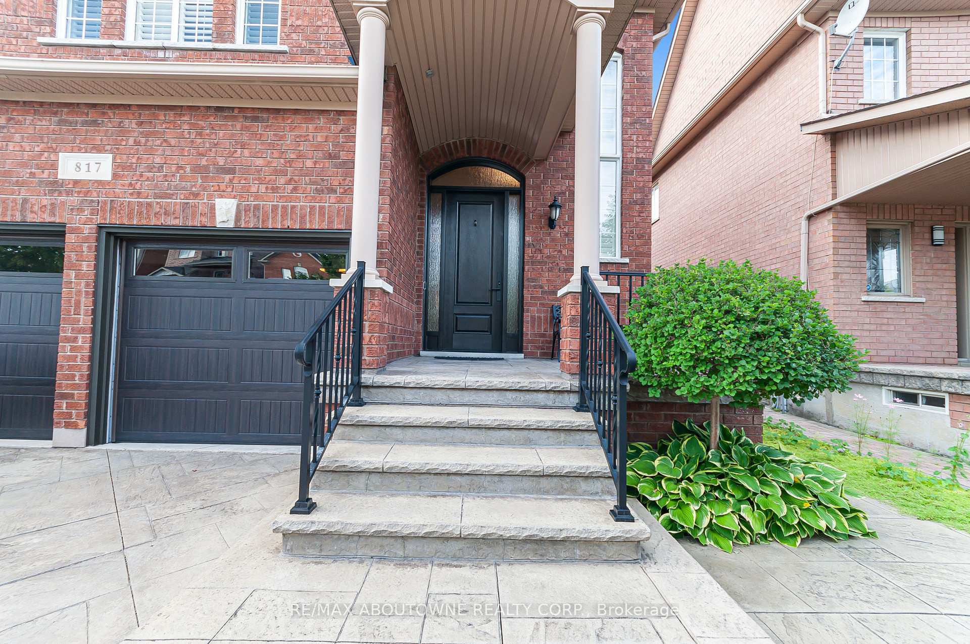 Photo 4 of 817 Brass Winds Place, Mississauga, Meadowvale Village — HOMEH