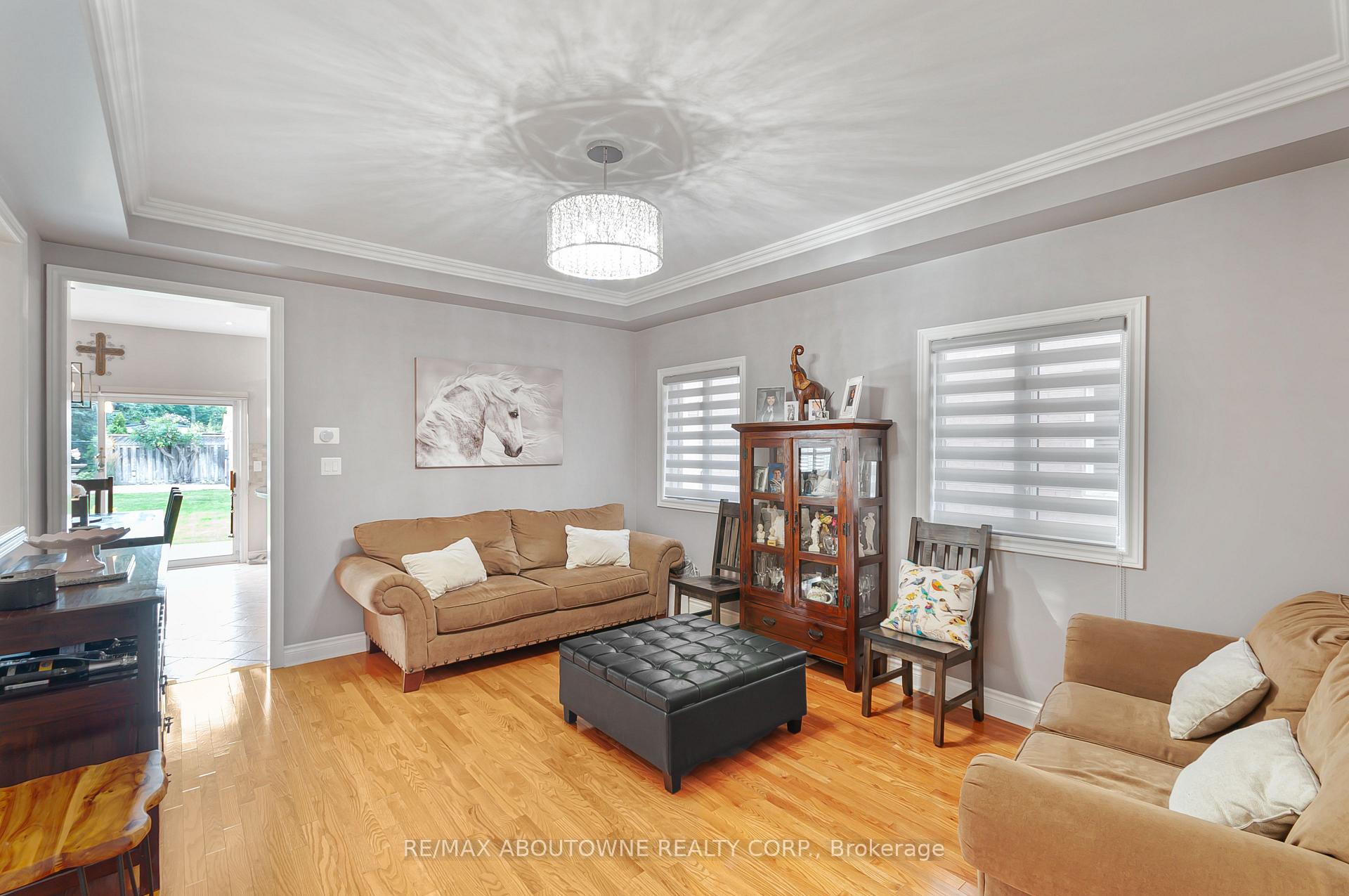 Photo 9 of 817 Brass Winds Place, Mississauga, Meadowvale Village — HOMEH