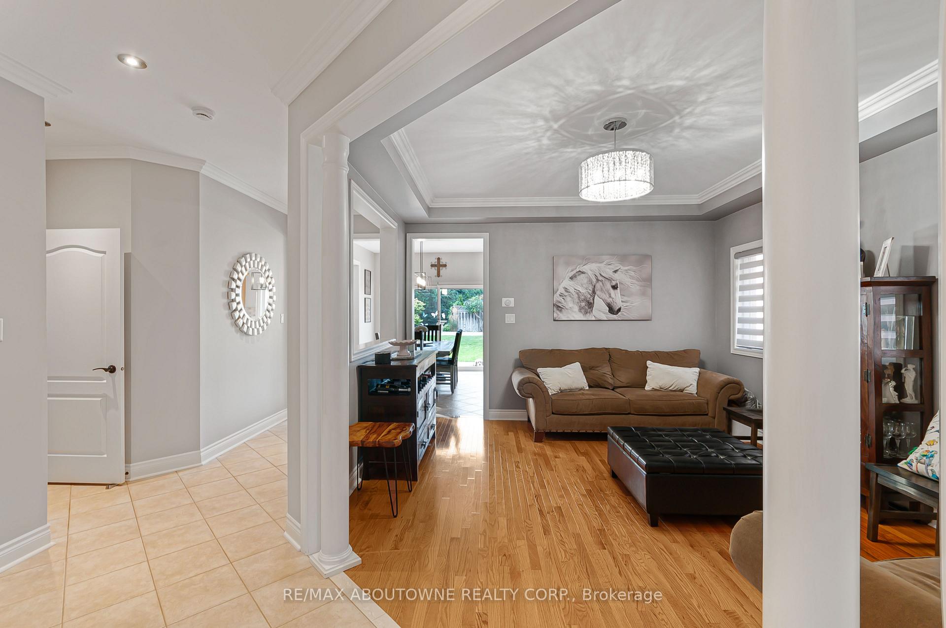 Photo 10 of 817 Brass Winds Place, Mississauga, Meadowvale Village — HOMEH