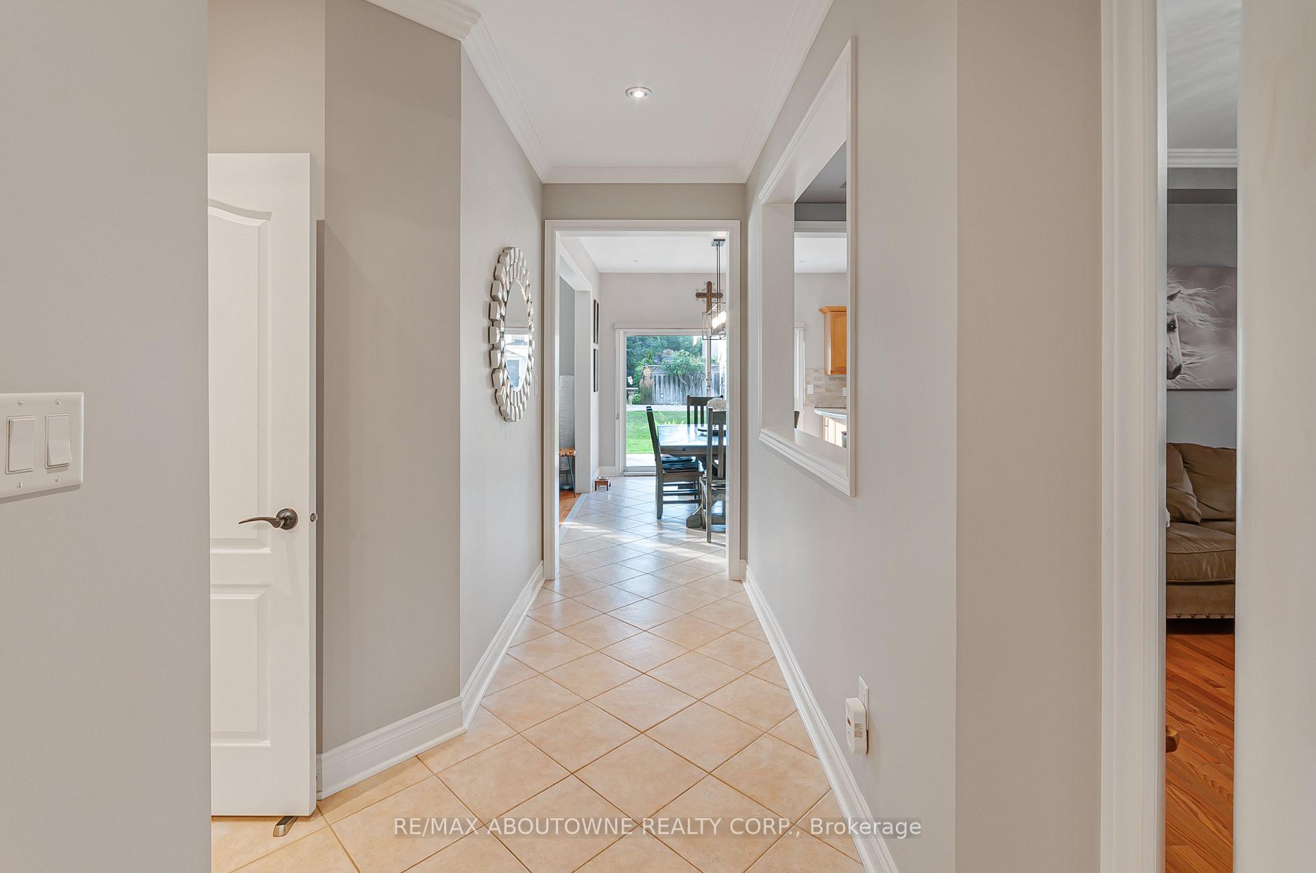 Photo 11 of 817 Brass Winds Place, Mississauga, Meadowvale Village — HOMEH