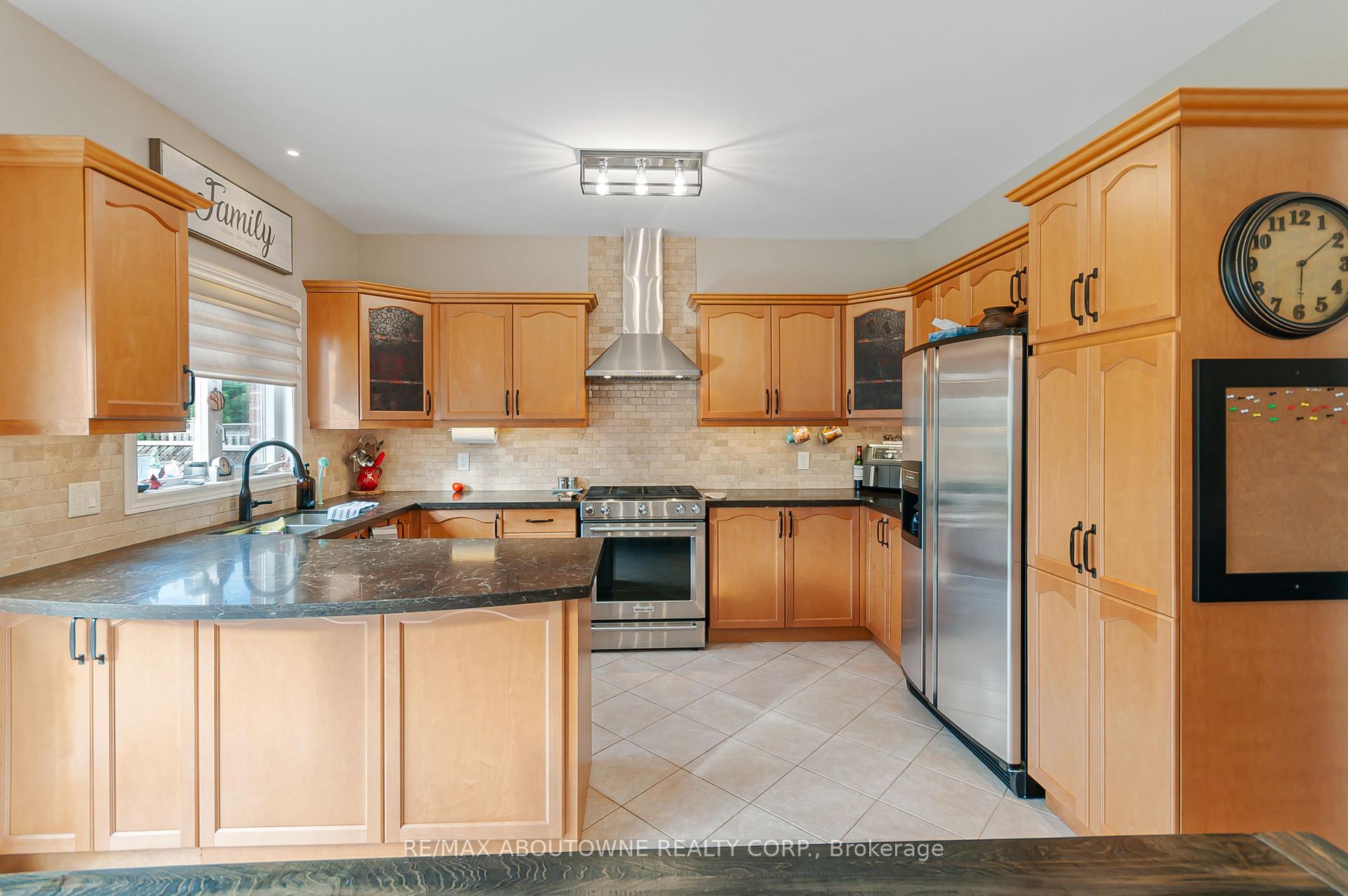 Photo 15 of 817 Brass Winds Place, Mississauga, Meadowvale Village — HOMEH