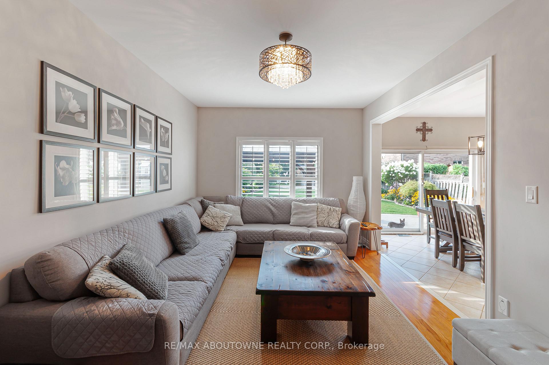 Photo 16 of 817 Brass Winds Place, Mississauga, Meadowvale Village — HOMEH