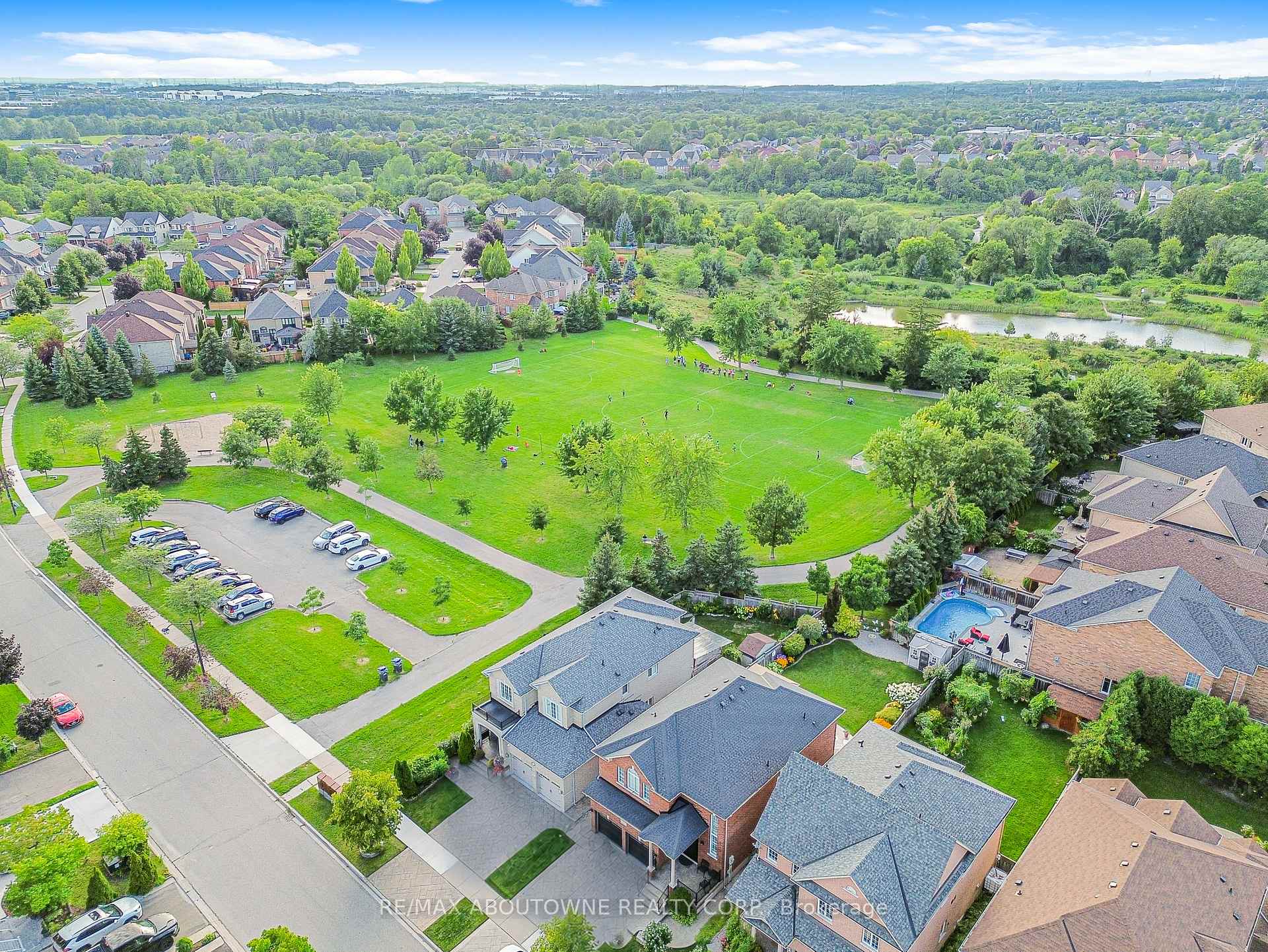 Photo 6 of 817 Brass Winds Place, Mississauga, Meadowvale Village — HOMEH