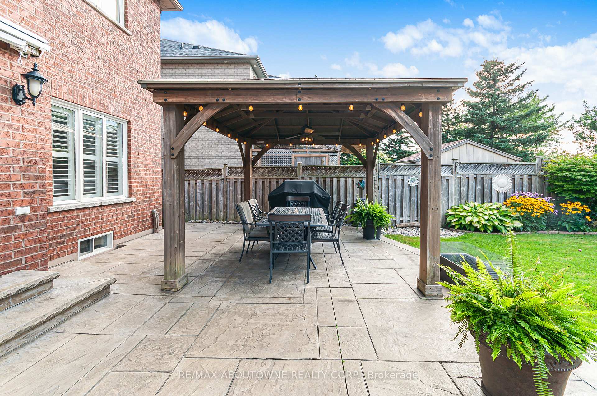 Photo 37 of 817 Brass Winds Place, Mississauga, Meadowvale Village — HOMEH
