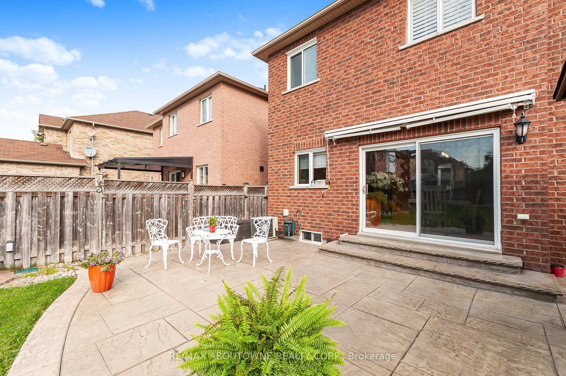 Photo 38 of 817 Brass Winds Place, Mississauga, Meadowvale Village — HOMEH