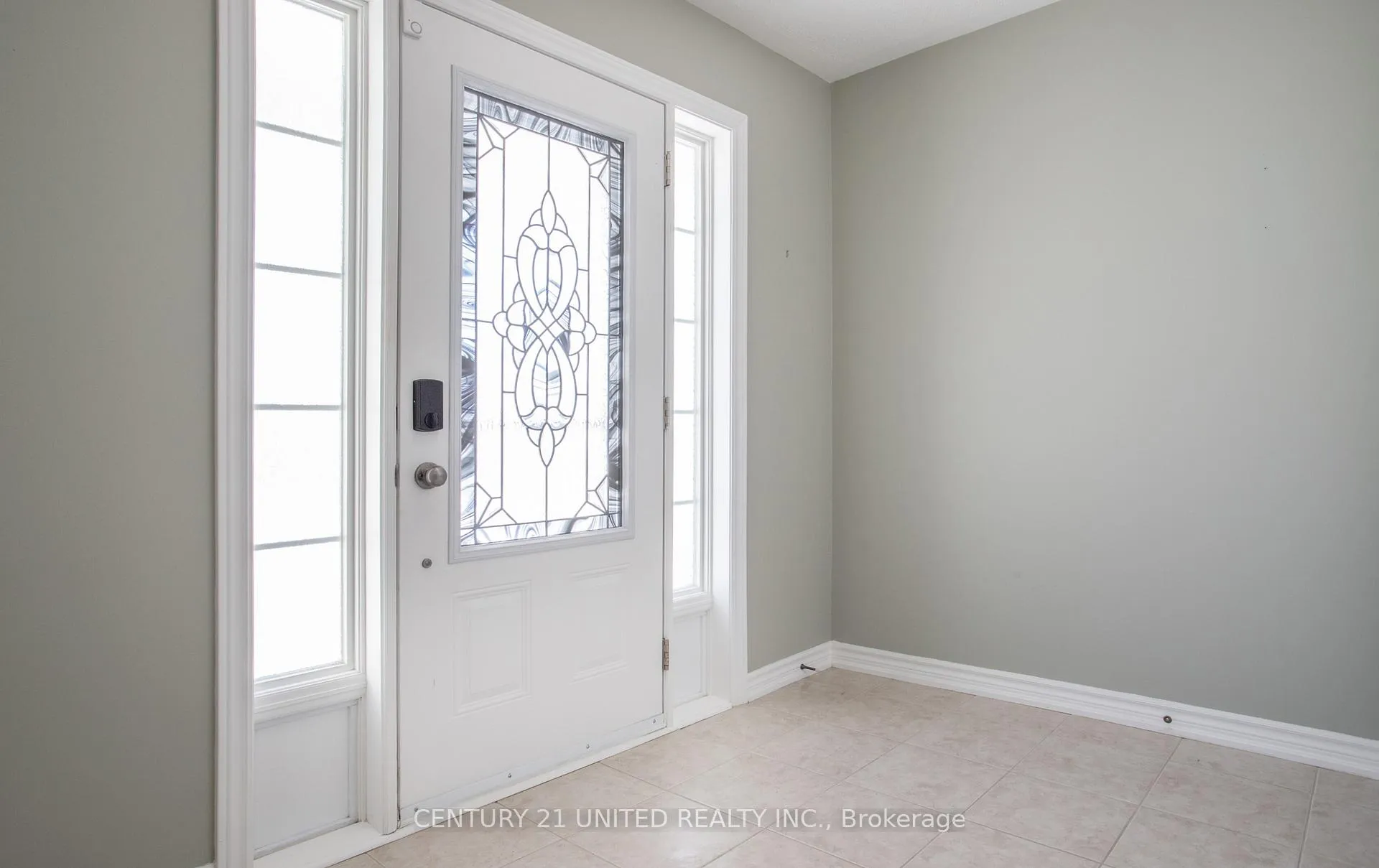 Photo 3 of 695 Henderson Drive, Cobourg — HOMEH