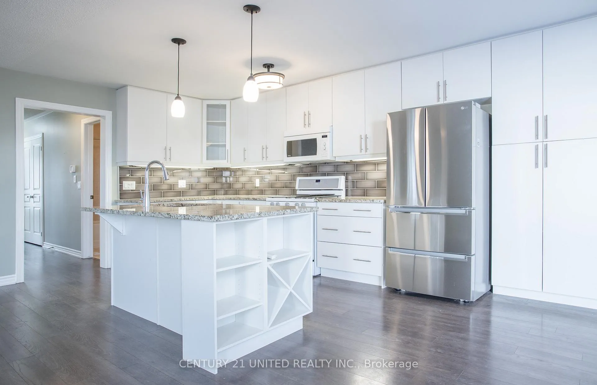 Photo 5 of 695 Henderson Drive, Cobourg — HOMEH