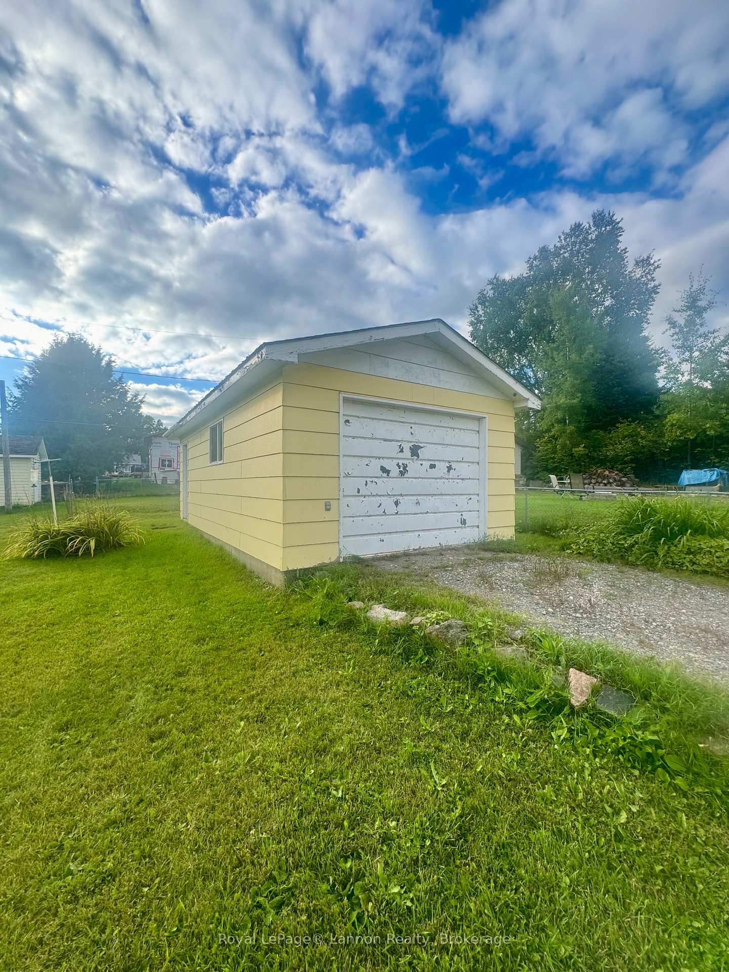 Photo 3 of 105 Hudson Street, Nipigon — HOMEH