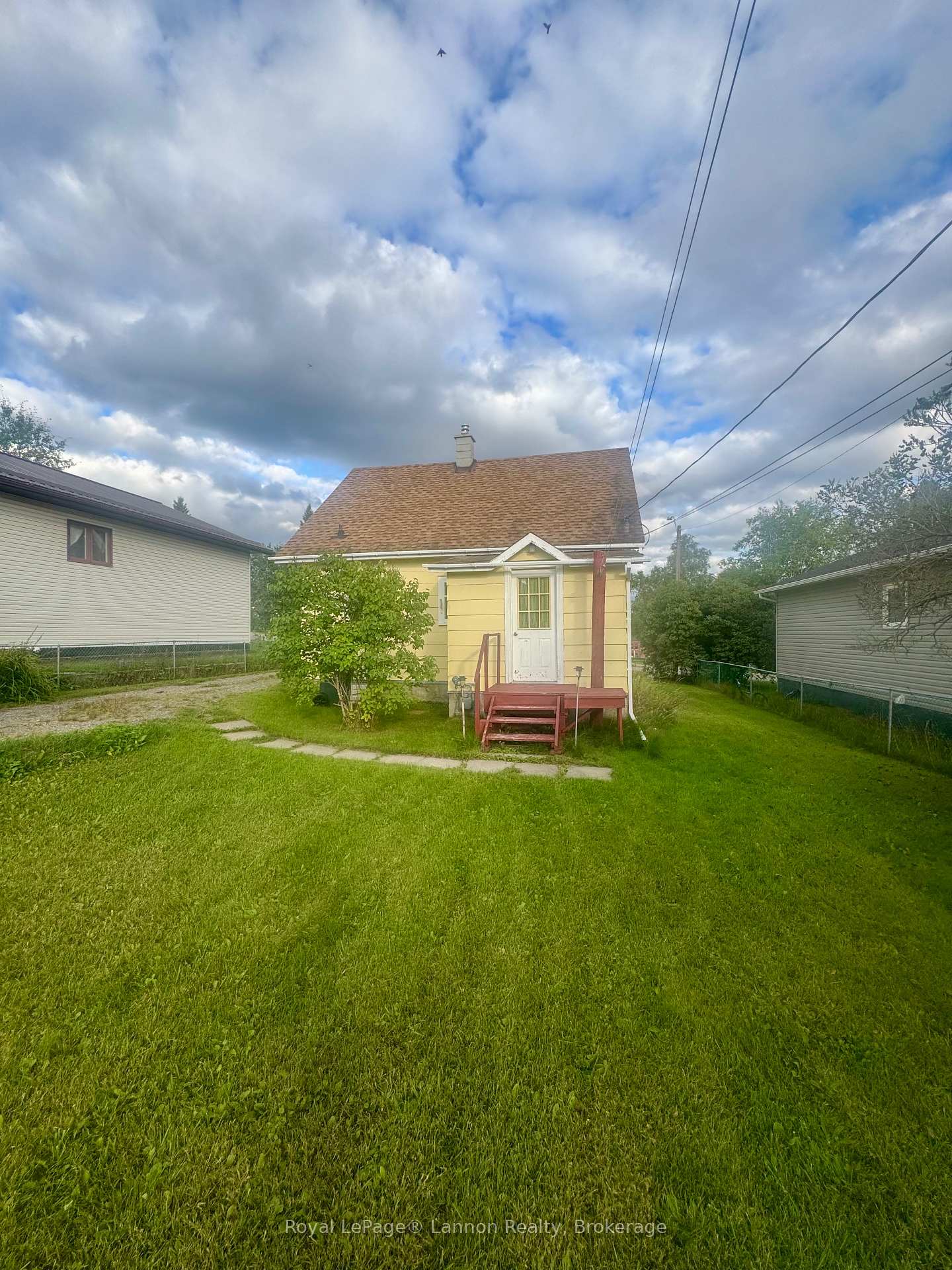Photo 5 of 105 Hudson Street, Nipigon — HOMEH