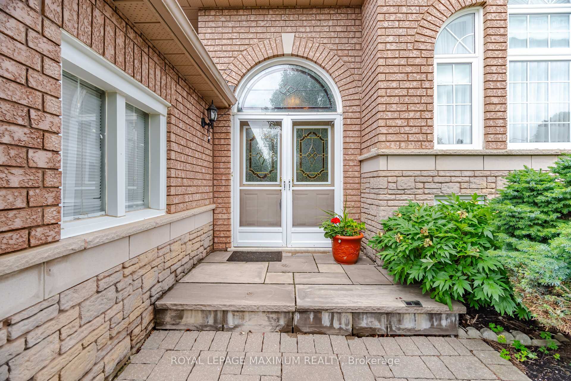Photo 3 of 34 Kirkwood Crescent, Caledon, Rural Caledon — HOMEH