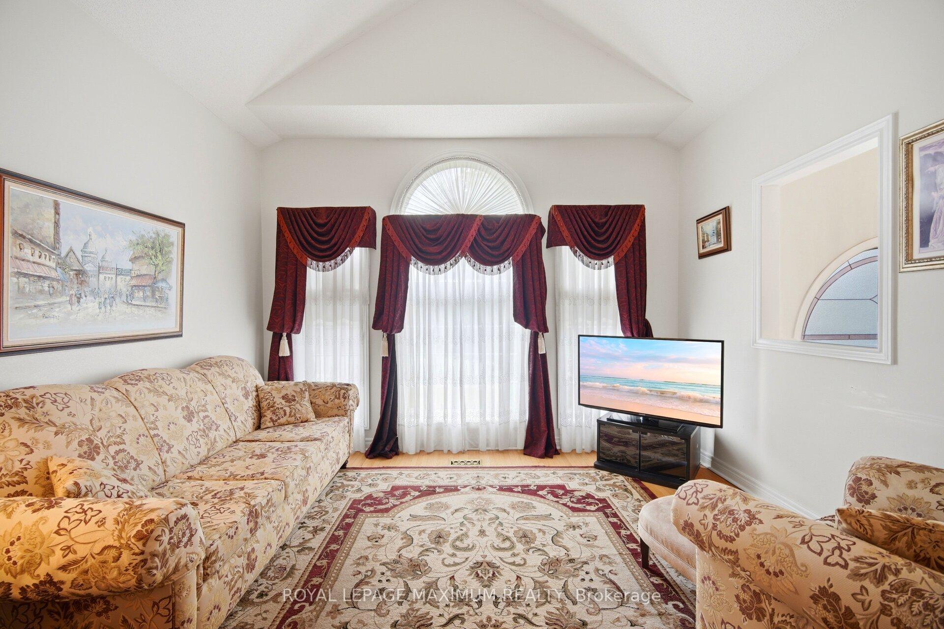 Photo 6 of 34 Kirkwood Crescent, Caledon, Rural Caledon — HOMEH