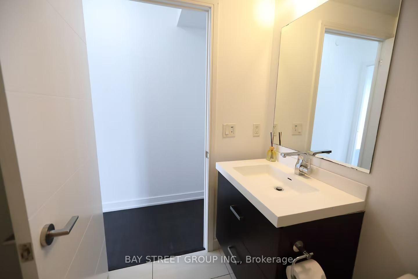 Photo 10 of Unit 3004, 50 Wellesley Street E, Toronto, Church-Yonge Corridor — HOMEH