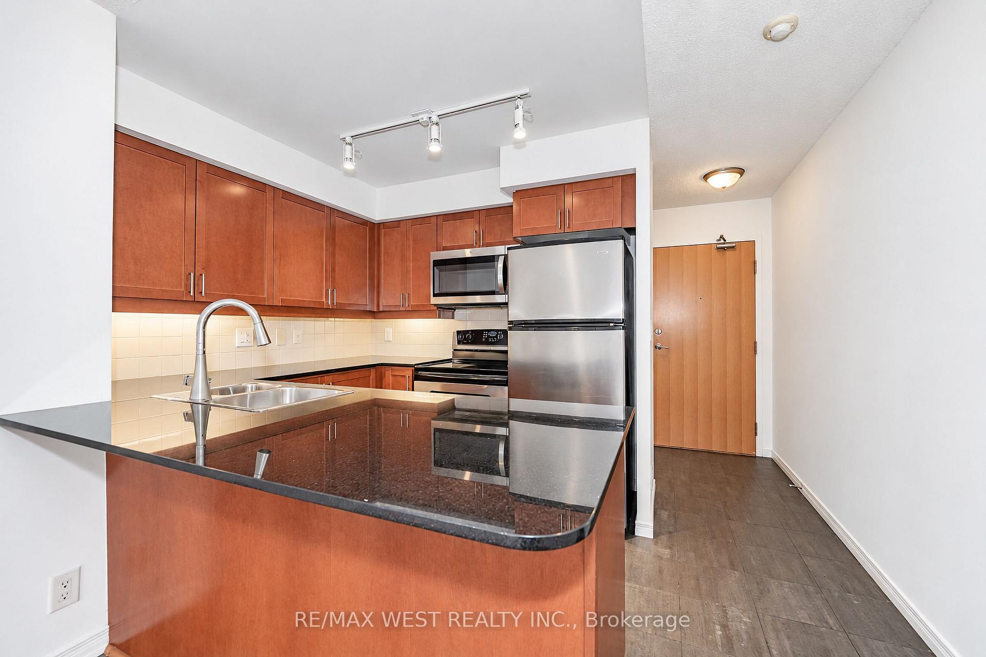 Photo 5 of Unit 1211, 736 Spadina Avenue, Toronto, University — HOMEH