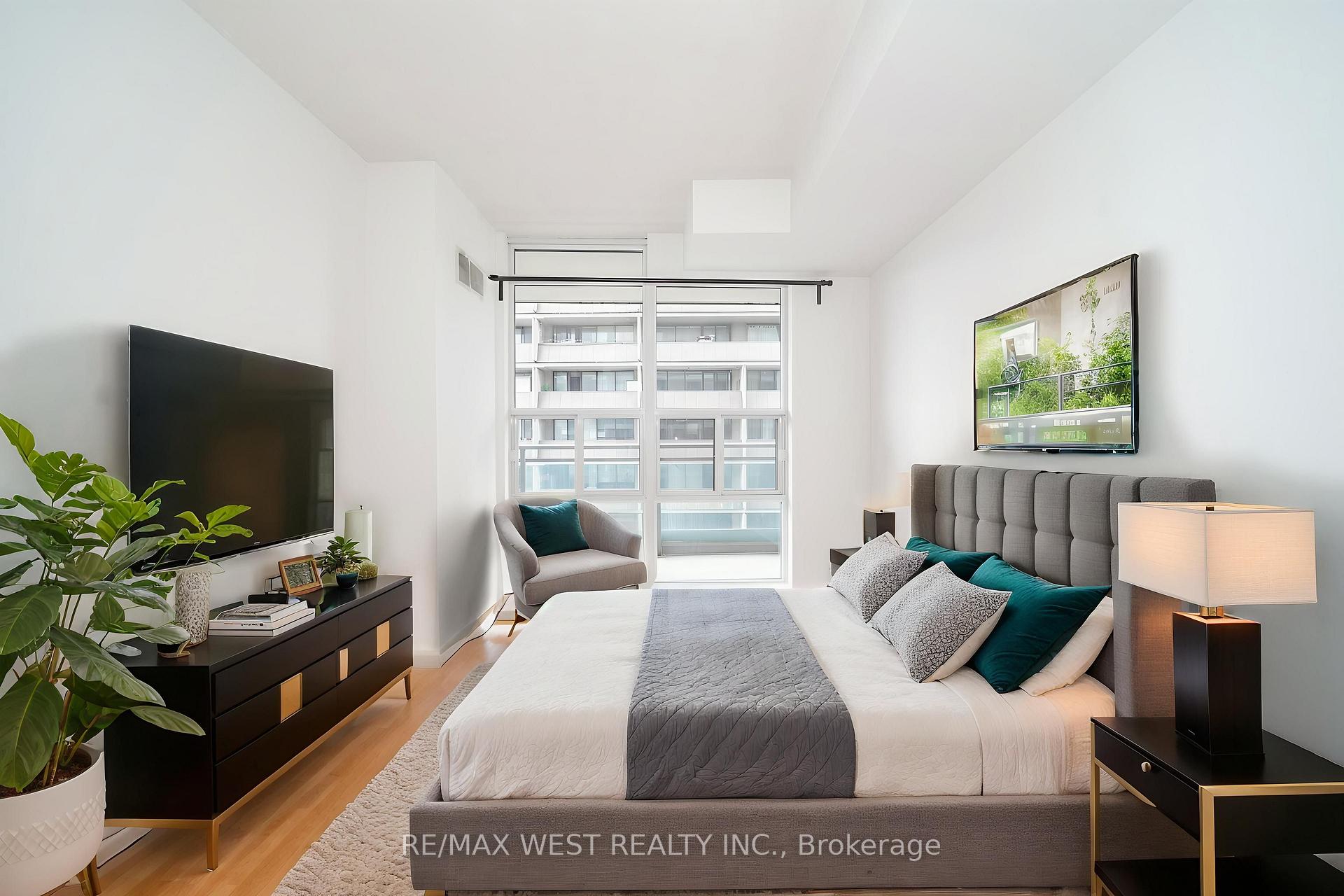 Photo 6 of Unit 1211, 736 Spadina Avenue, Toronto, University — HOMEH