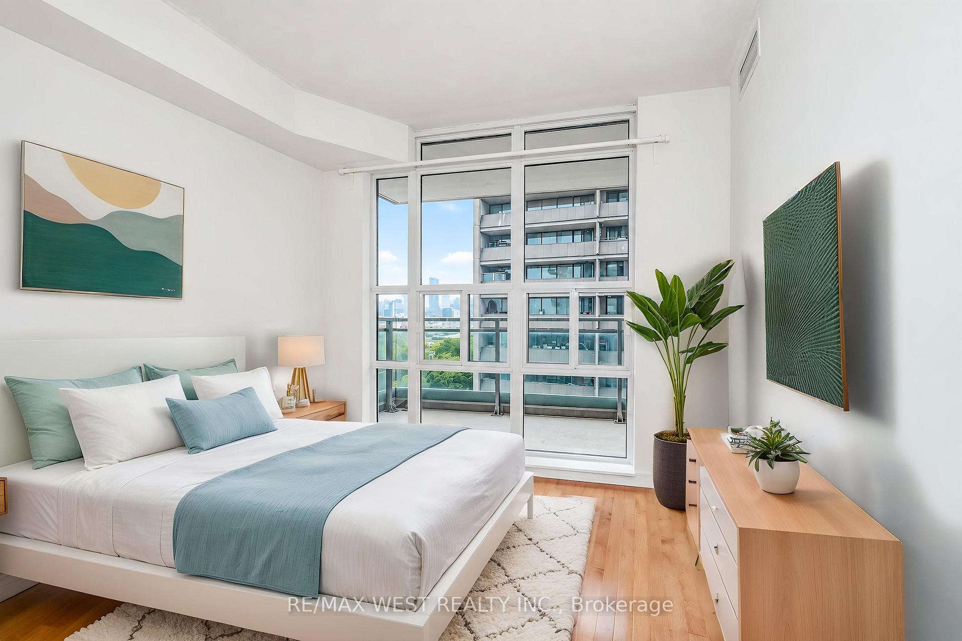 Photo 8 of Unit 1211, 736 Spadina Avenue, Toronto, University — HOMEH