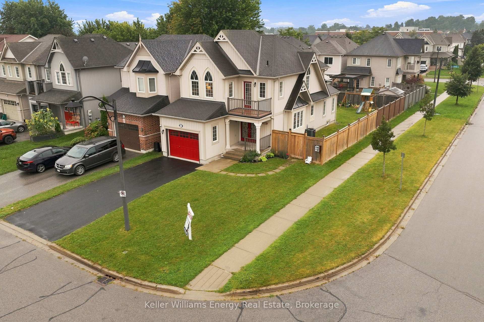 Photo 2 of 171 Allworth Crescent, Clarington, Bowmanville — HOMEH