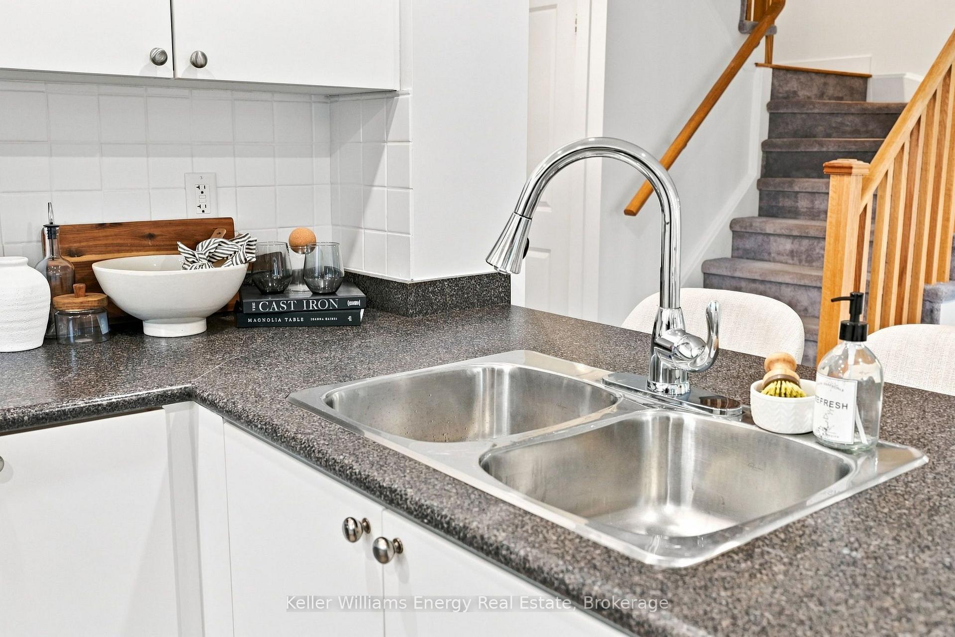 Photo 11 of 171 Allworth Crescent, Clarington, Bowmanville — HOMEH