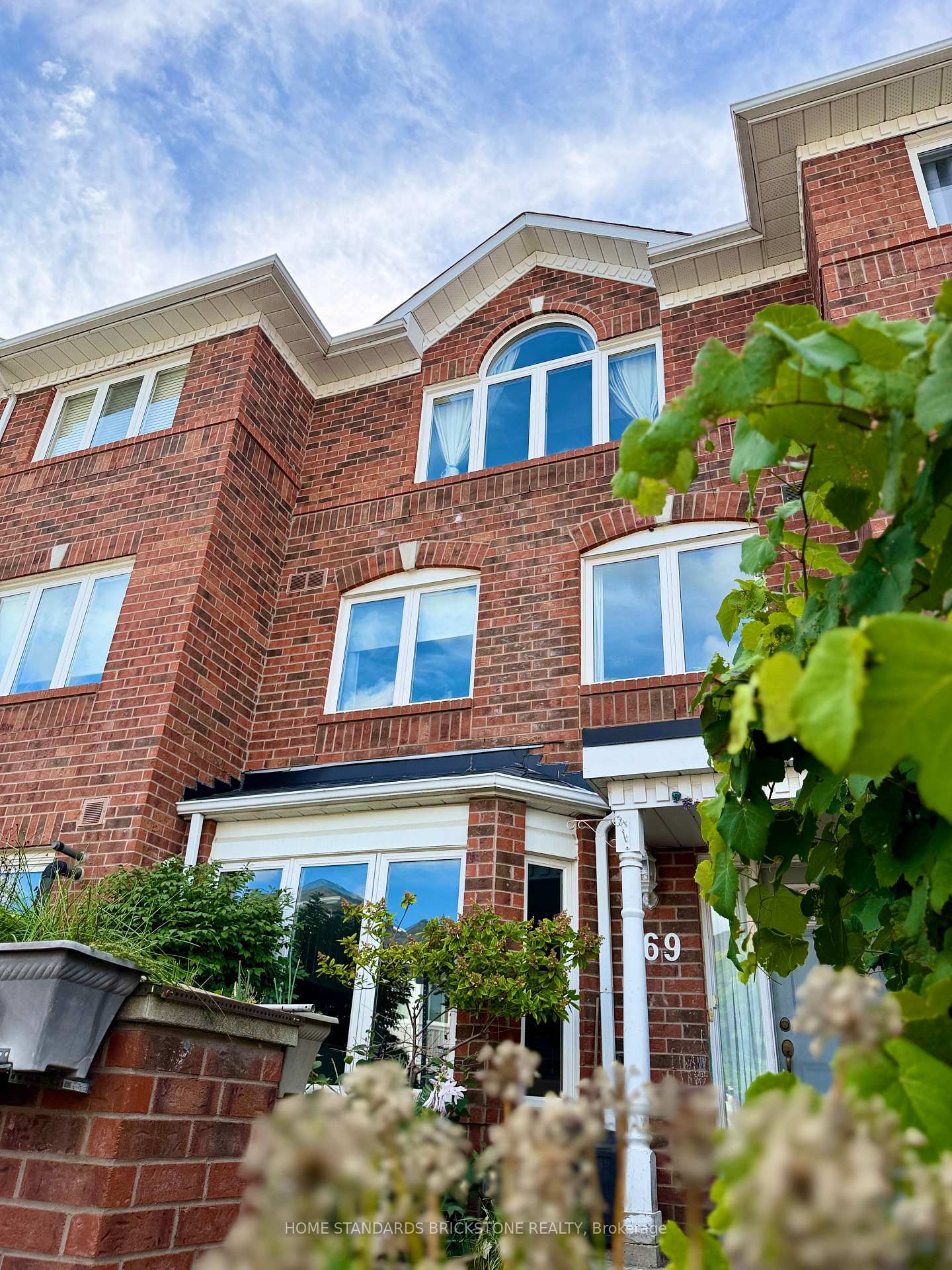 Photo 4 of Unit 169, 18 Clark Avenue, Vaughan, Crestwood-Springfarm-Yorkhill — HOMEH