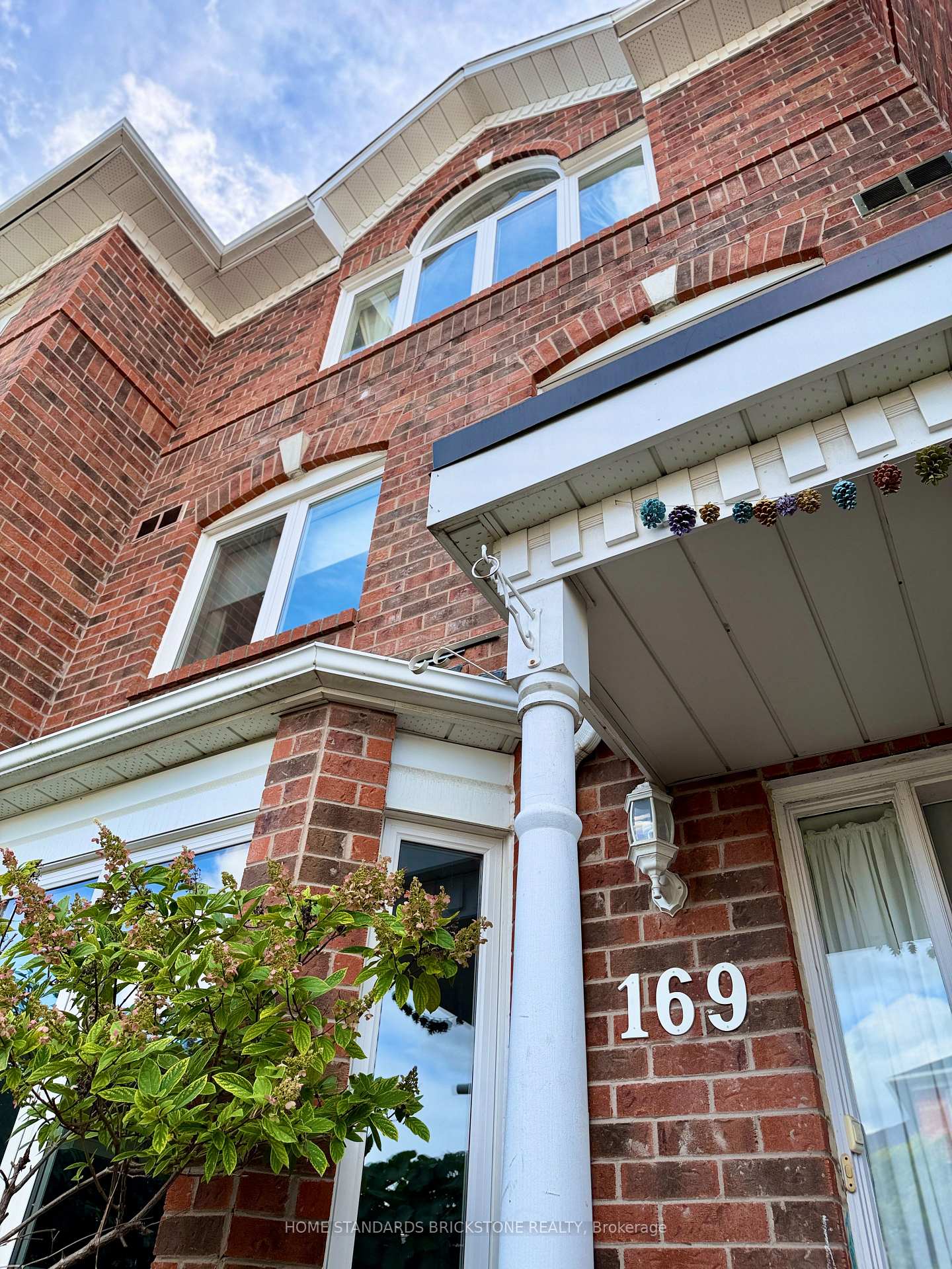 Photo 5 of Unit 169, 18 Clark Avenue, Vaughan, Crestwood-Springfarm-Yorkhill — HOMEH