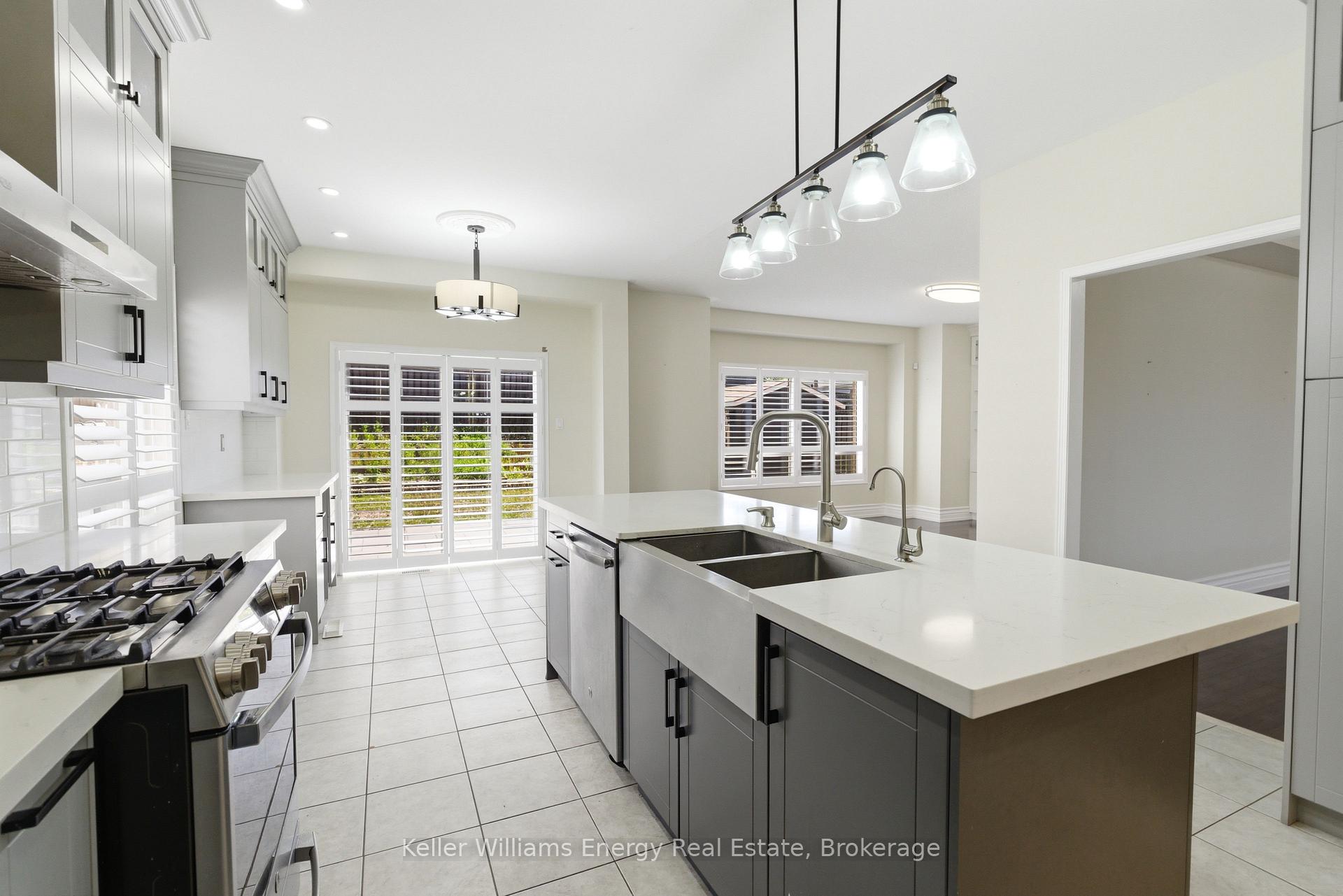 Photo 10 of 1633 Grandview Street N, Oshawa, Taunton — HOMEH