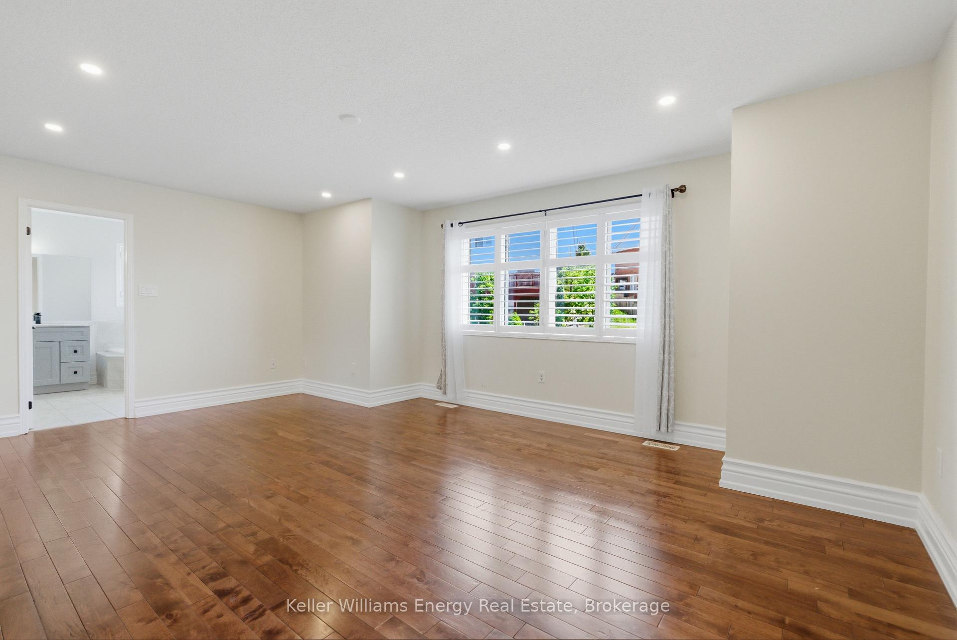 Photo 20 of 1633 Grandview Street N, Oshawa, Taunton — HOMEH