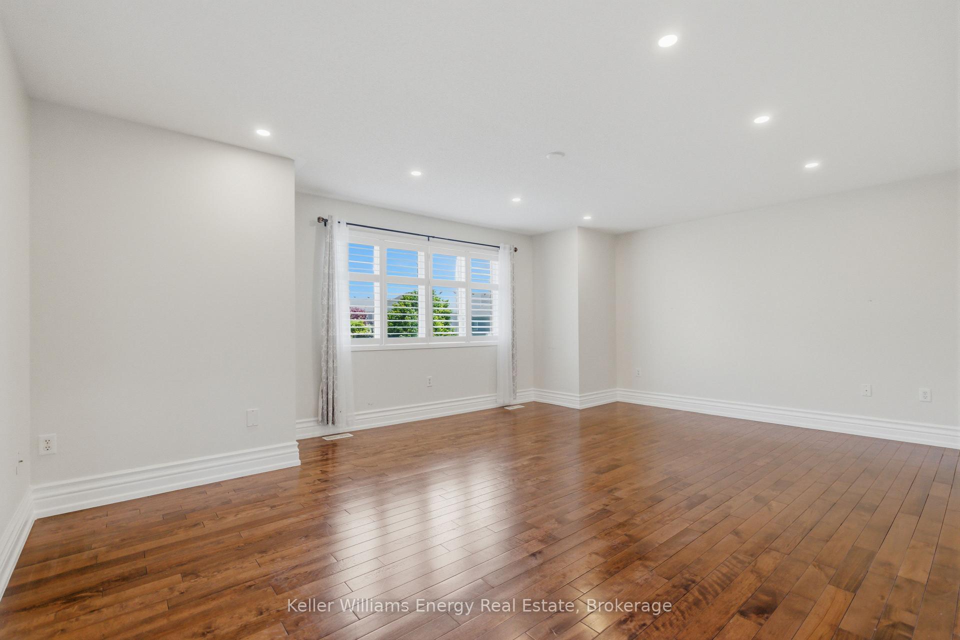 Photo 21 of 1633 Grandview Street N, Oshawa, Taunton — HOMEH