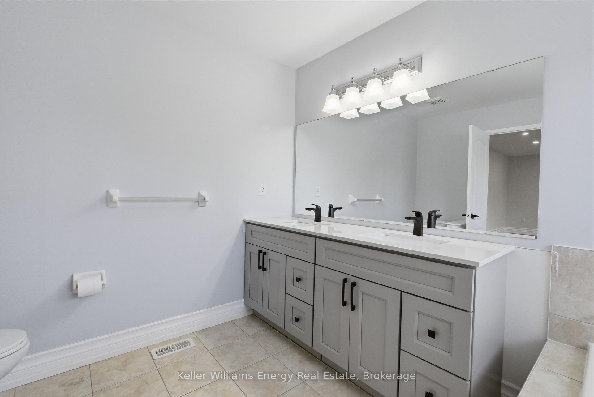 Photo 23 of 1633 Grandview Street N, Oshawa, Taunton — HOMEH