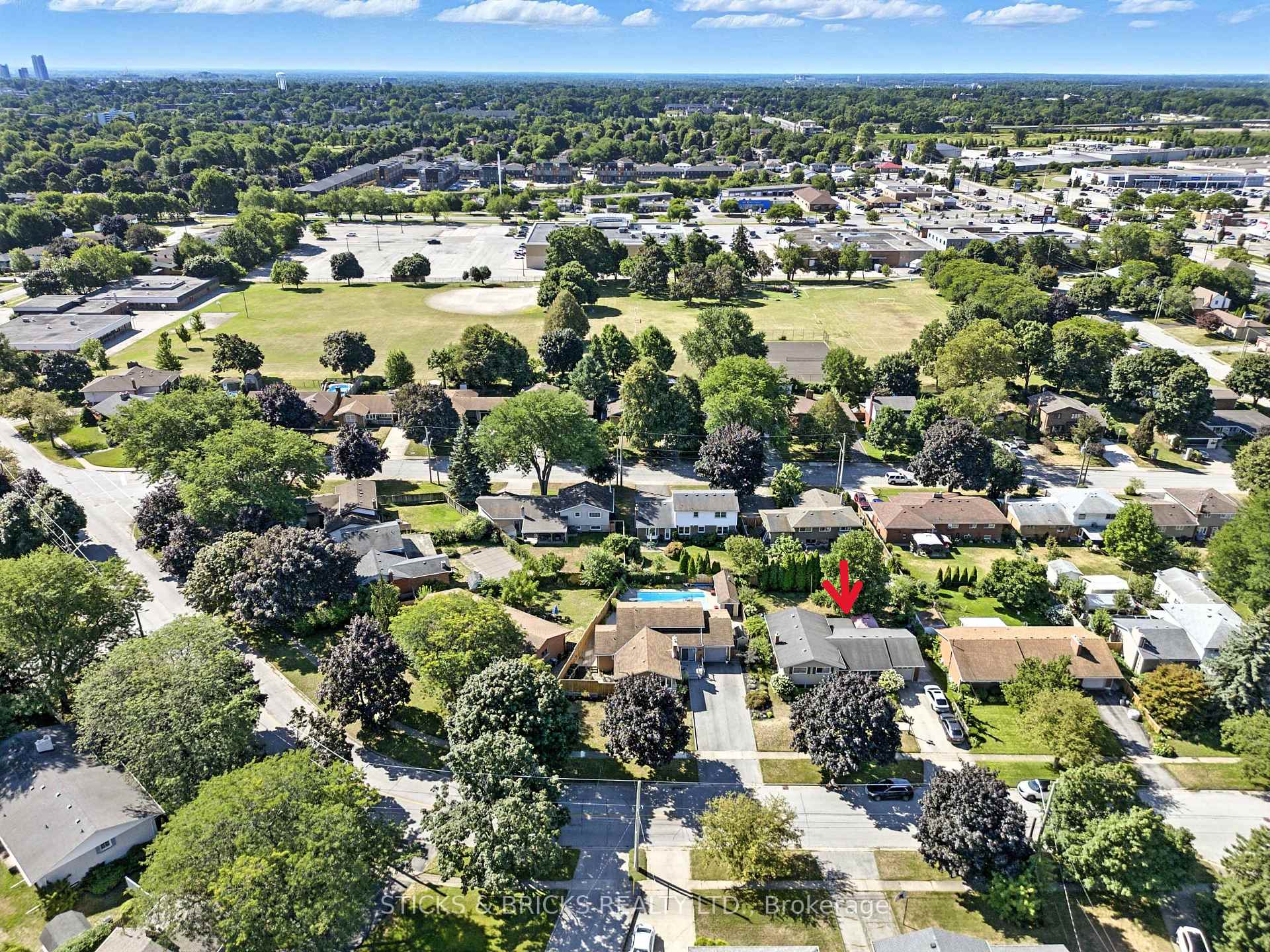 Photo 2 of 6762 Cherrygrove Road, Niagara Falls, Morrison — HOMEH