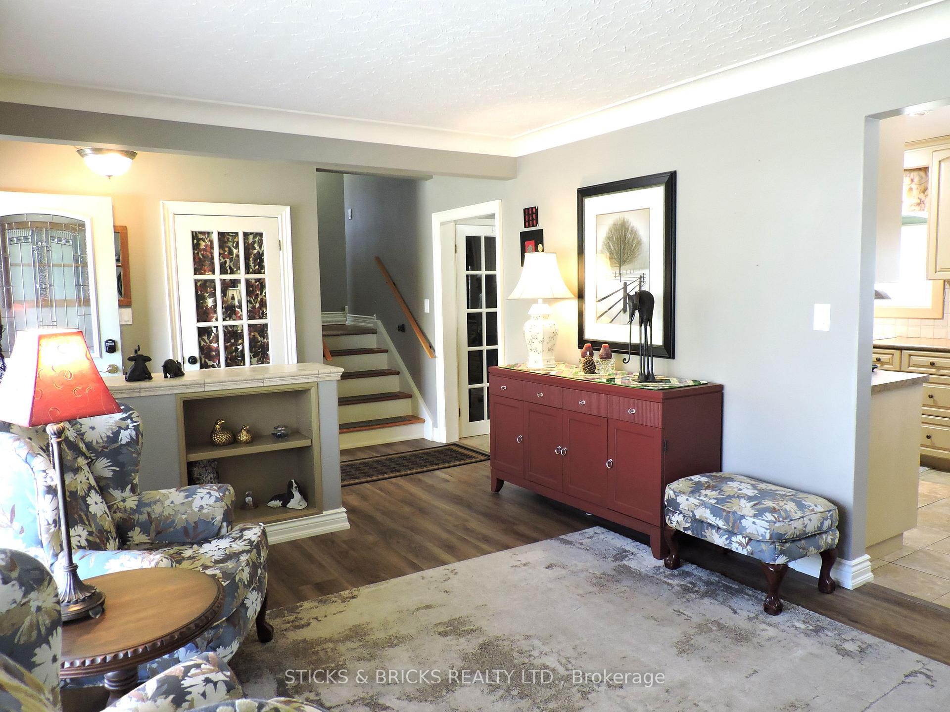 Photo 6 of 6762 Cherrygrove Road, Niagara Falls, Morrison — HOMEH
