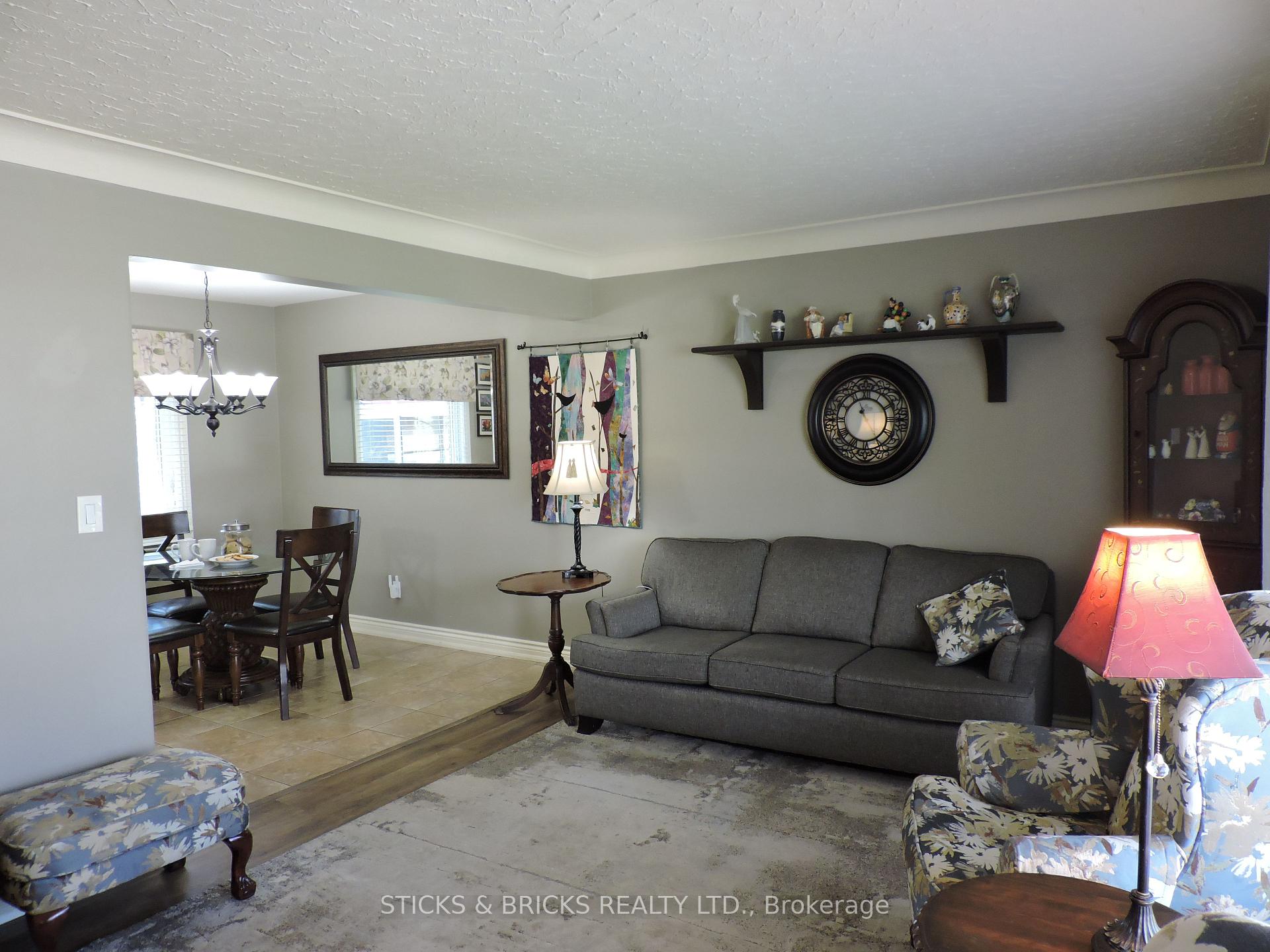 Photo 9 of 6762 Cherrygrove Road, Niagara Falls, Morrison — HOMEH