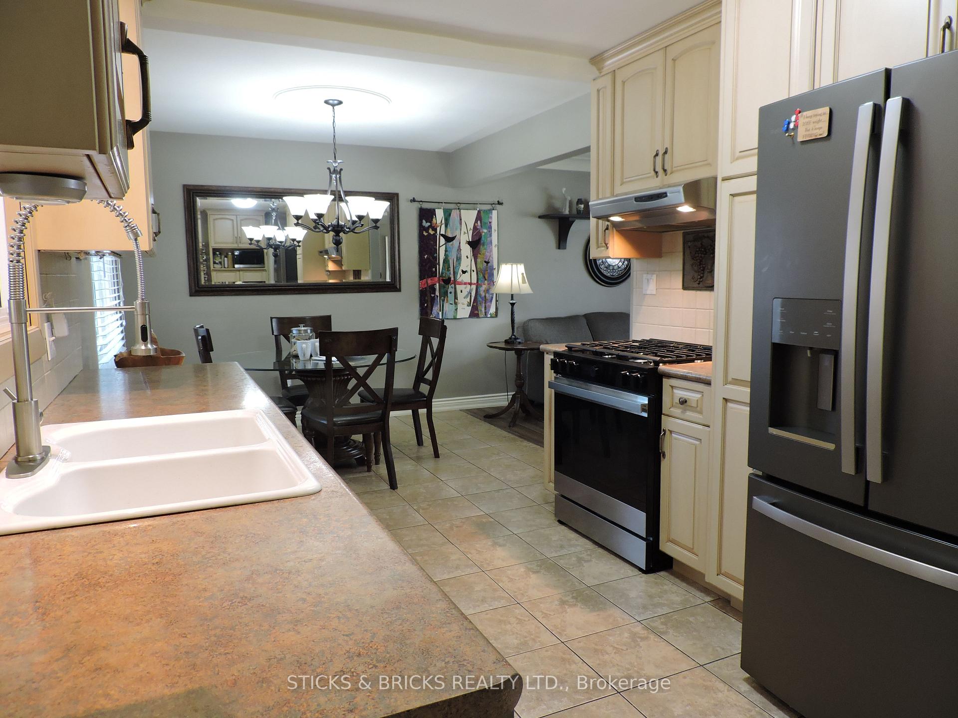 Photo 13 of 6762 Cherrygrove Road, Niagara Falls, Morrison — HOMEH