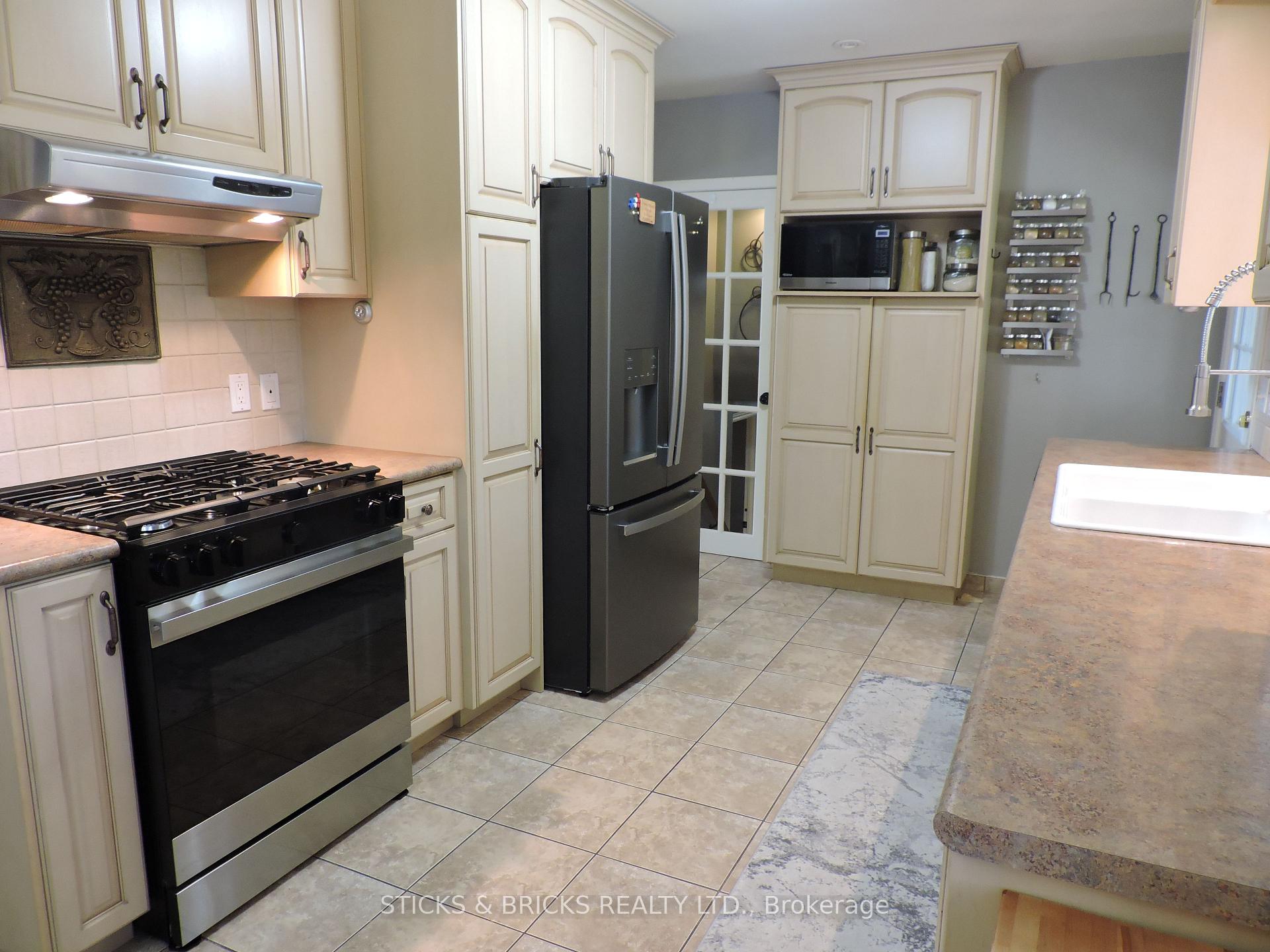 Photo 15 of 6762 Cherrygrove Road, Niagara Falls, Morrison — HOMEH