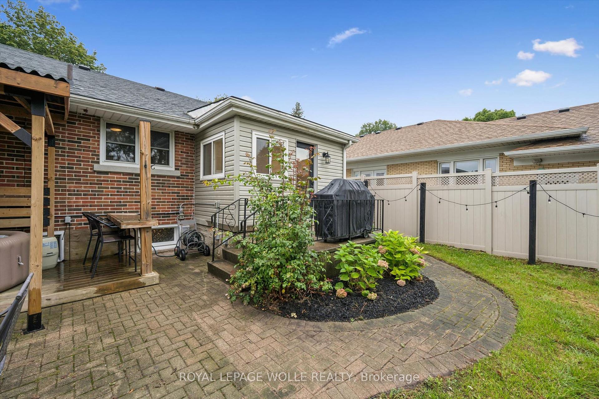Photo 34 of 190 East Avenue, Kitchener, Auditorium — HOMEH
