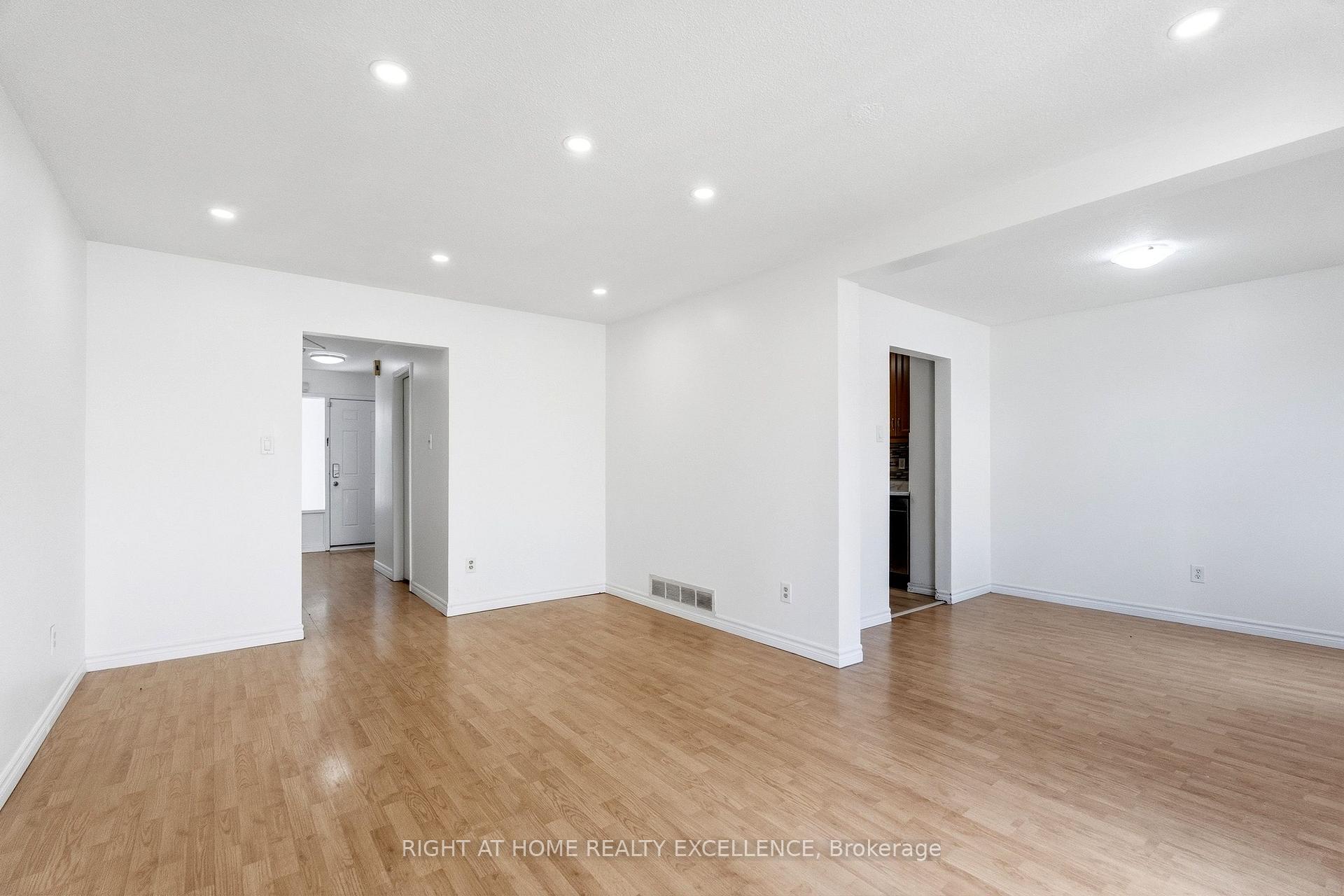 Photo 9 of Unit Upper, 10 Banting Crescent, Brampton, Fletcher's West — HOMEH
