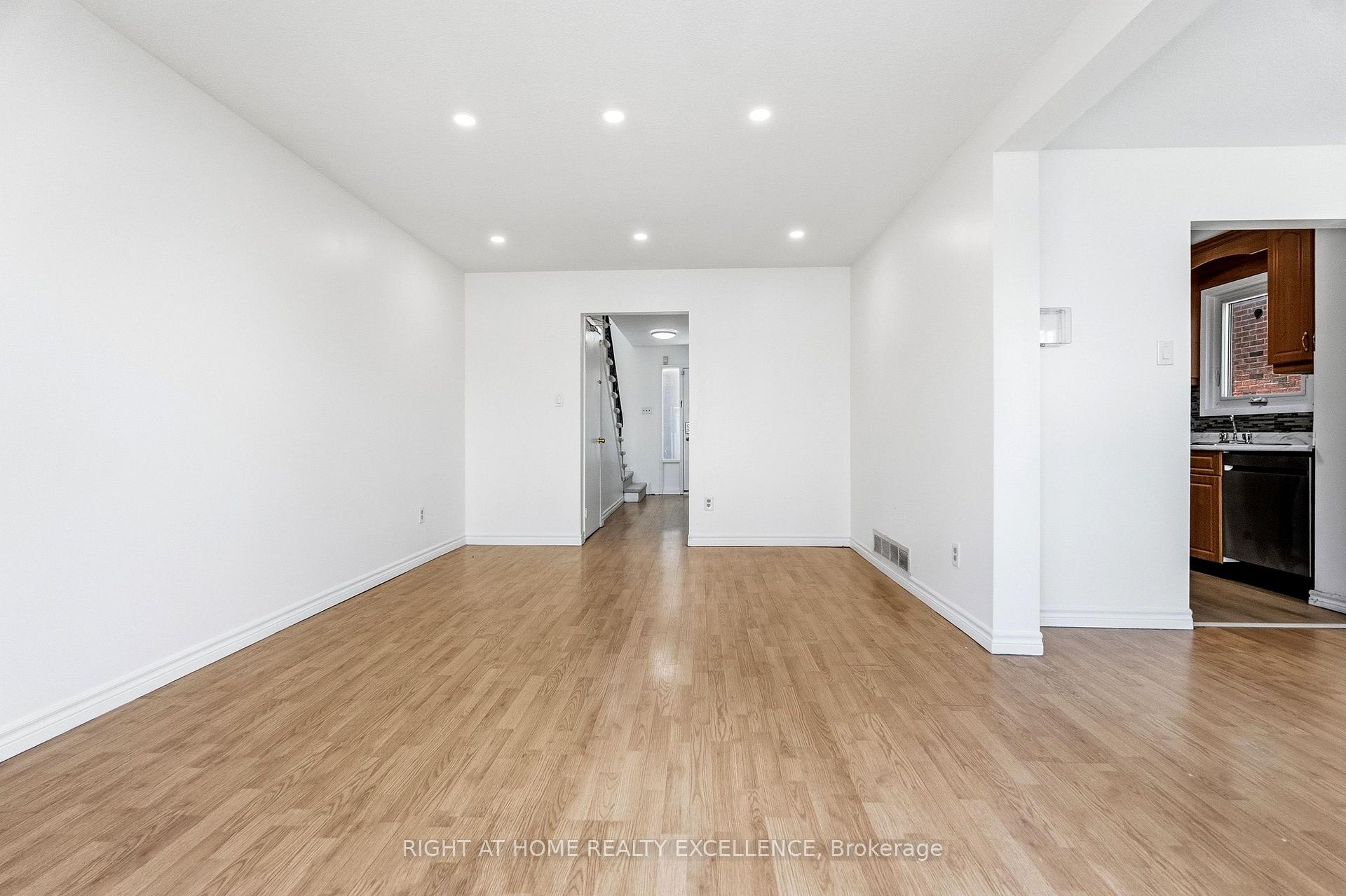 Photo 10 of Unit Upper, 10 Banting Crescent, Brampton, Fletcher's West — HOMEH