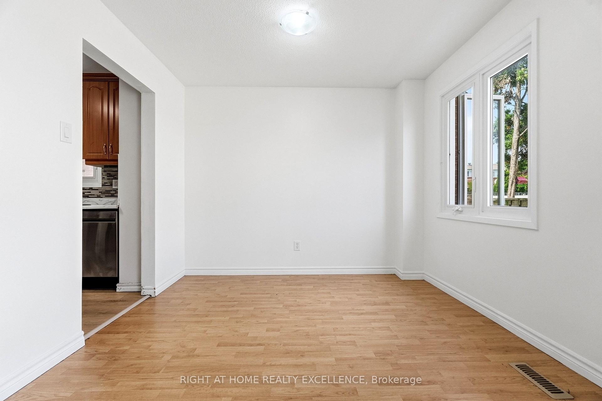 Photo 11 of Unit Upper, 10 Banting Crescent, Brampton, Fletcher's West — HOMEH