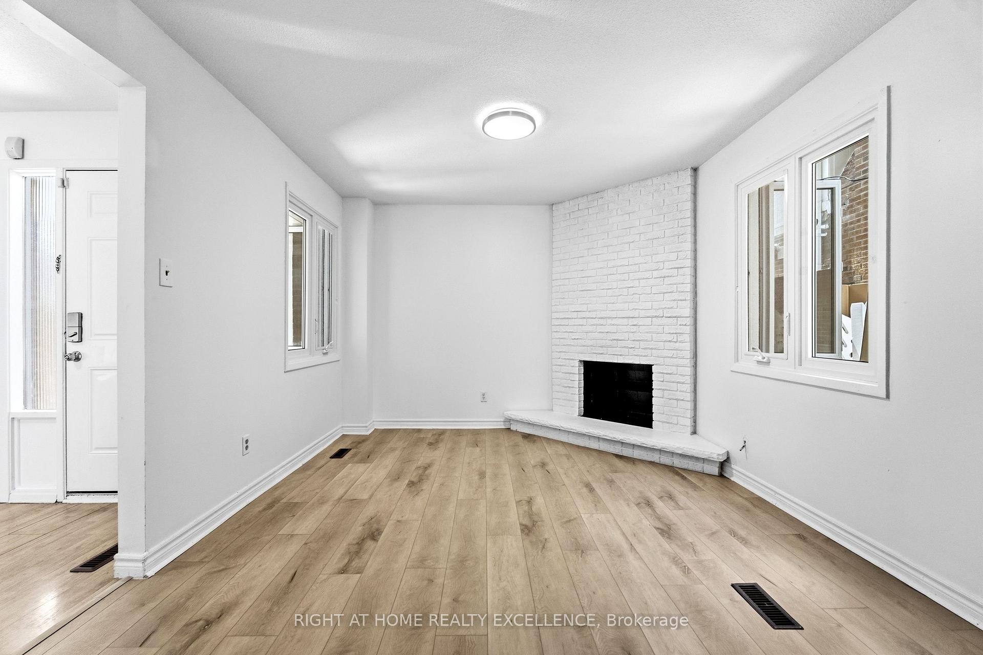 Photo 16 of Unit Upper, 10 Banting Crescent, Brampton, Fletcher's West — HOMEH