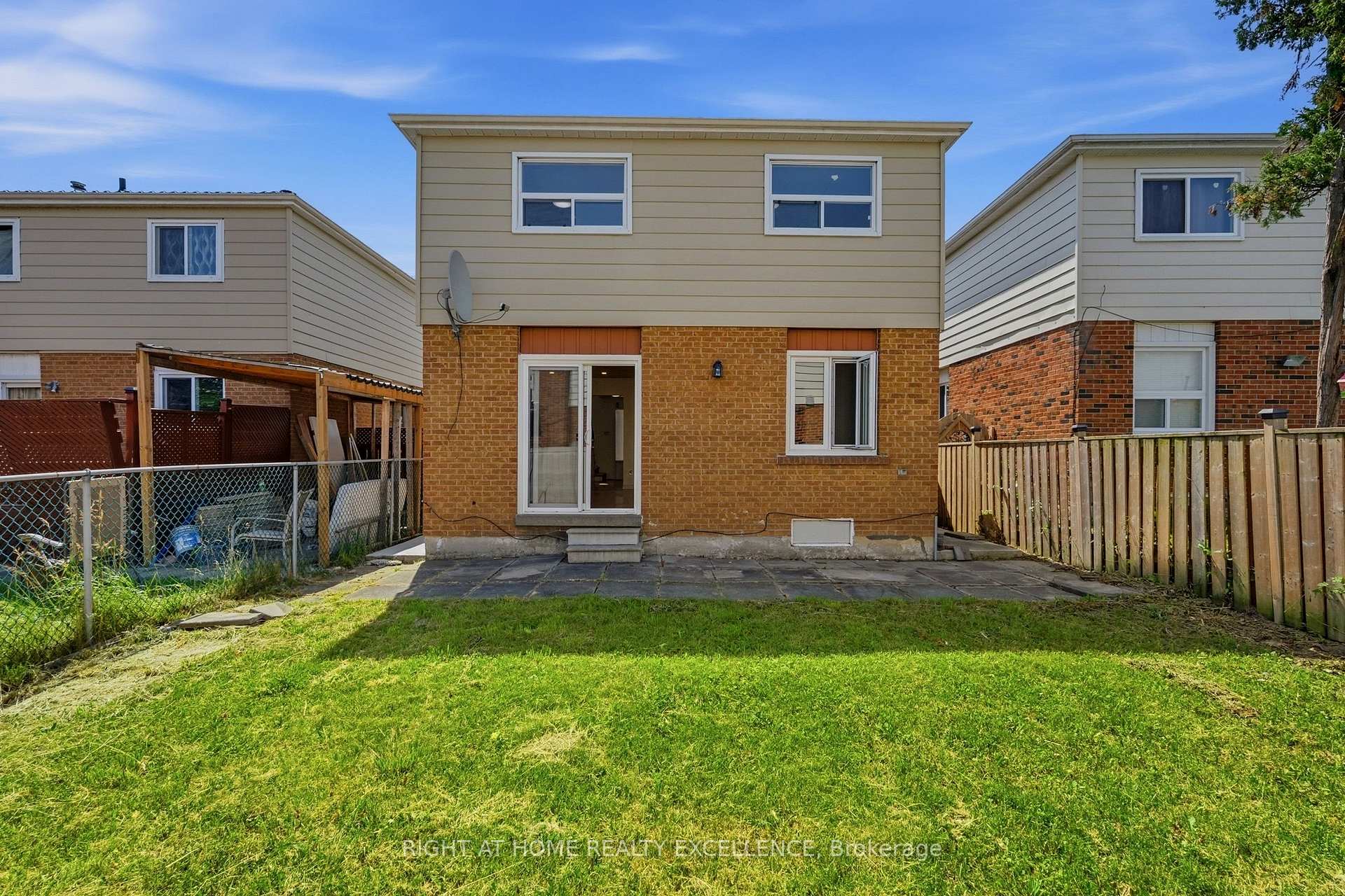 Photo 39 of Unit Upper, 10 Banting Crescent, Brampton, Fletcher's West — HOMEH
