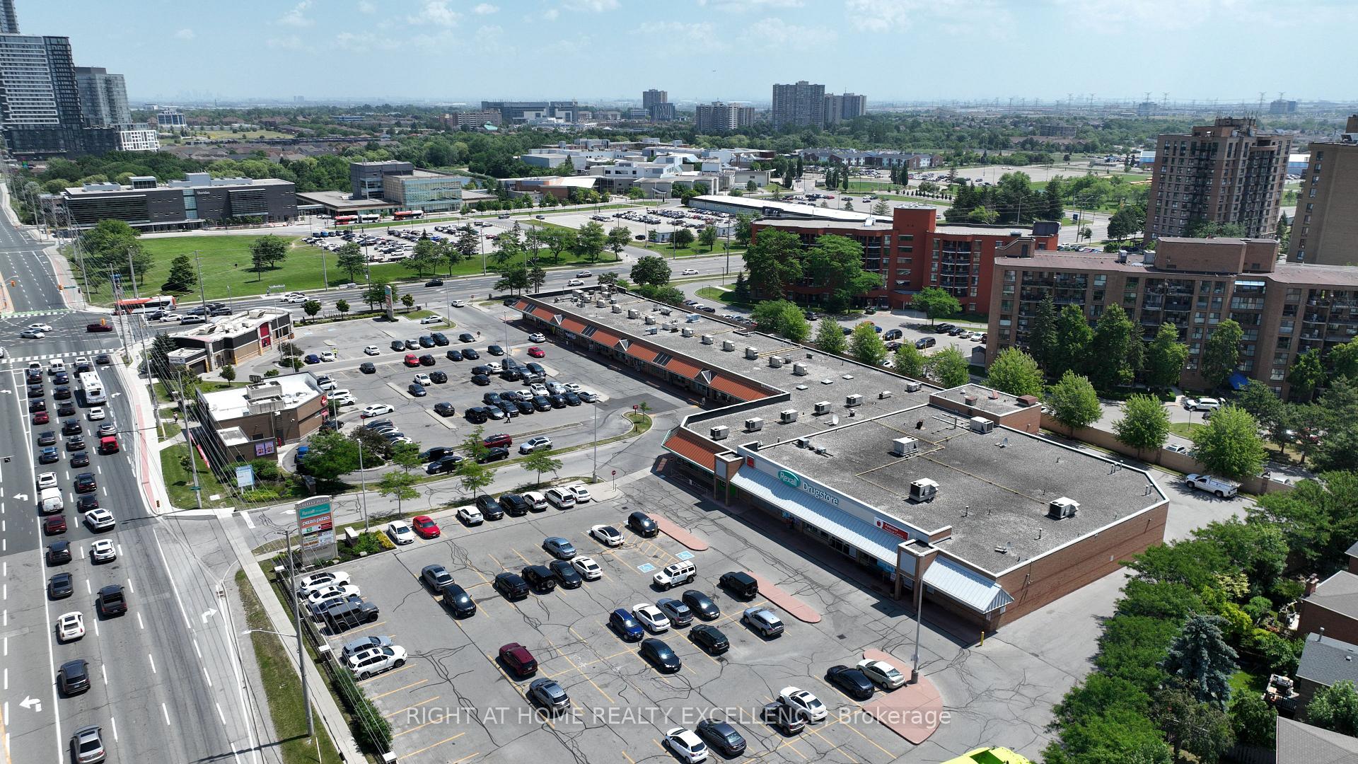 Photo 48 of Unit Upper, 10 Banting Crescent, Brampton, Fletcher's West — HOMEH