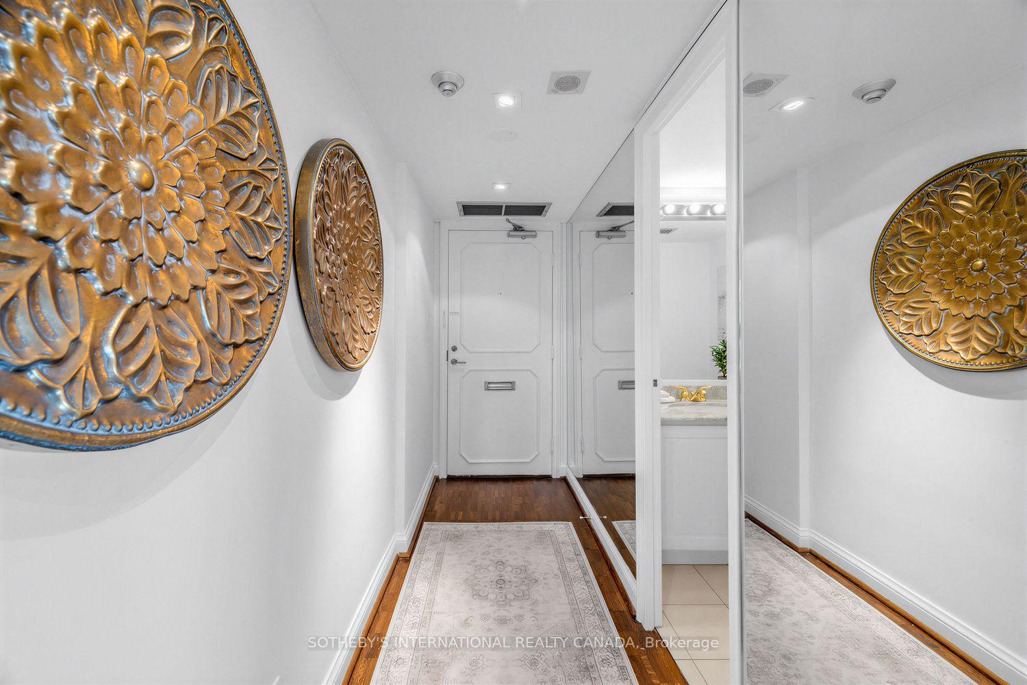 Photo 2 of Unit 706, 10 Avoca Avenue, Toronto, Rosedale-Moore Park — HOMEH