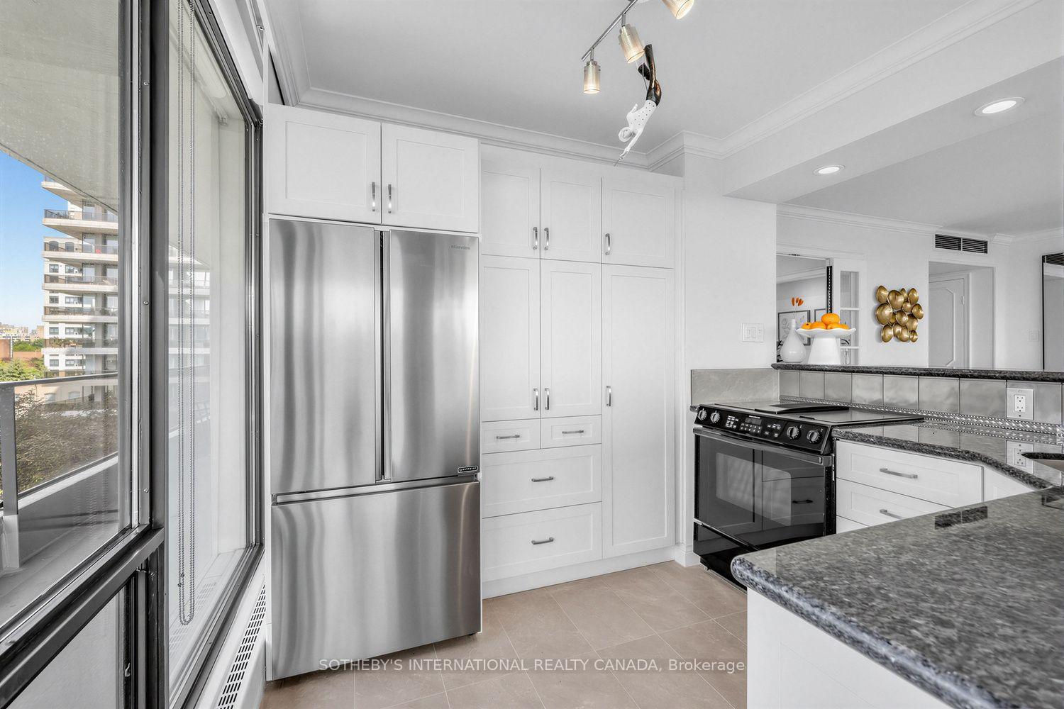 Photo 9 of Unit 706, 10 Avoca Avenue, Toronto, Rosedale-Moore Park — HOMEH
