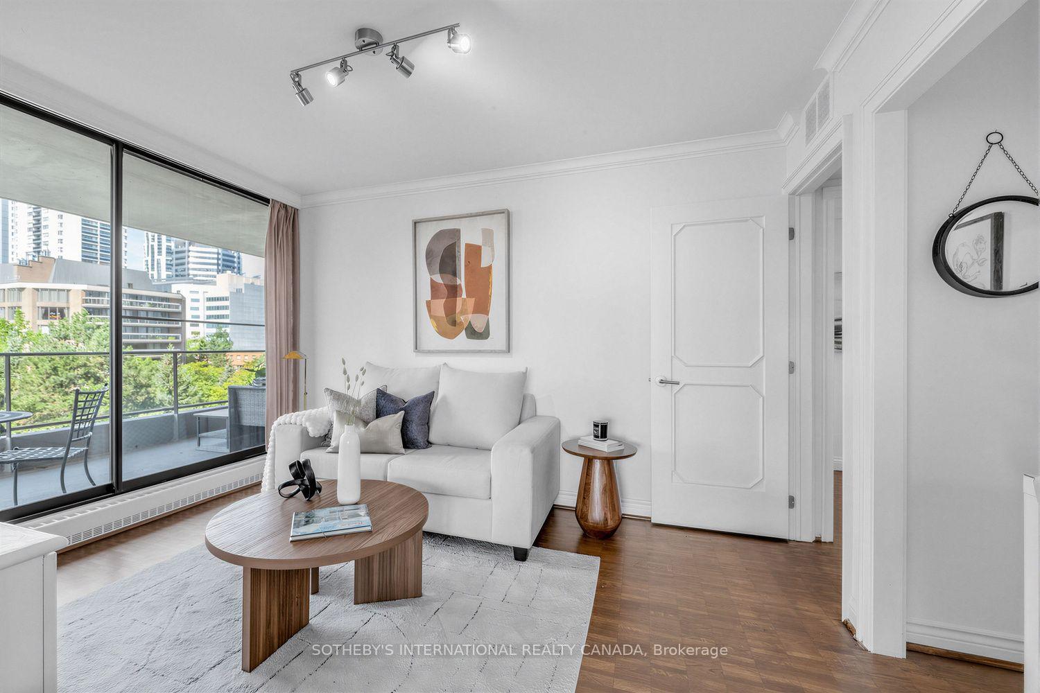 Photo 12 of Unit 706, 10 Avoca Avenue, Toronto, Rosedale-Moore Park — HOMEH