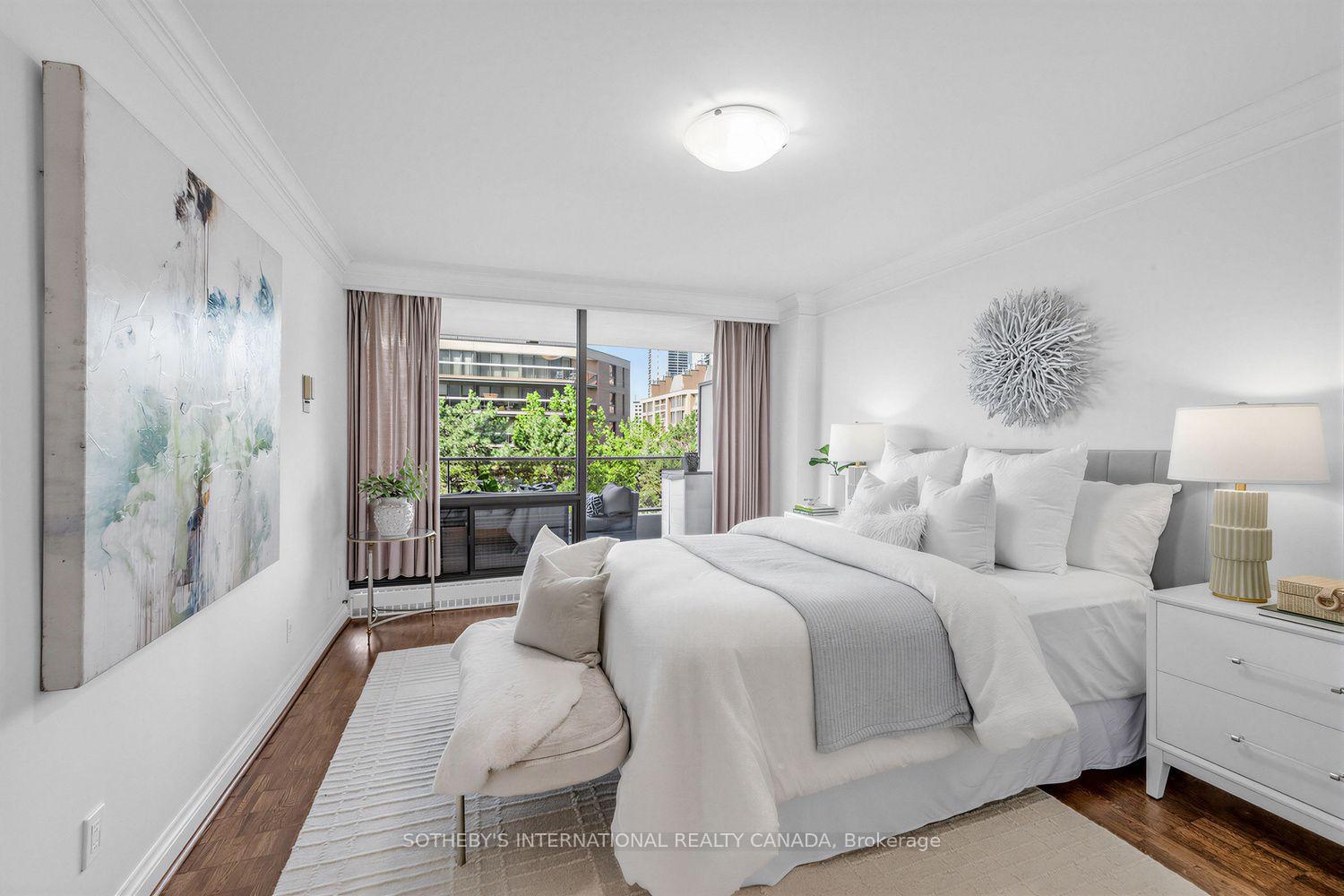 Photo 15 of Unit 706, 10 Avoca Avenue, Toronto, Rosedale-Moore Park — HOMEH