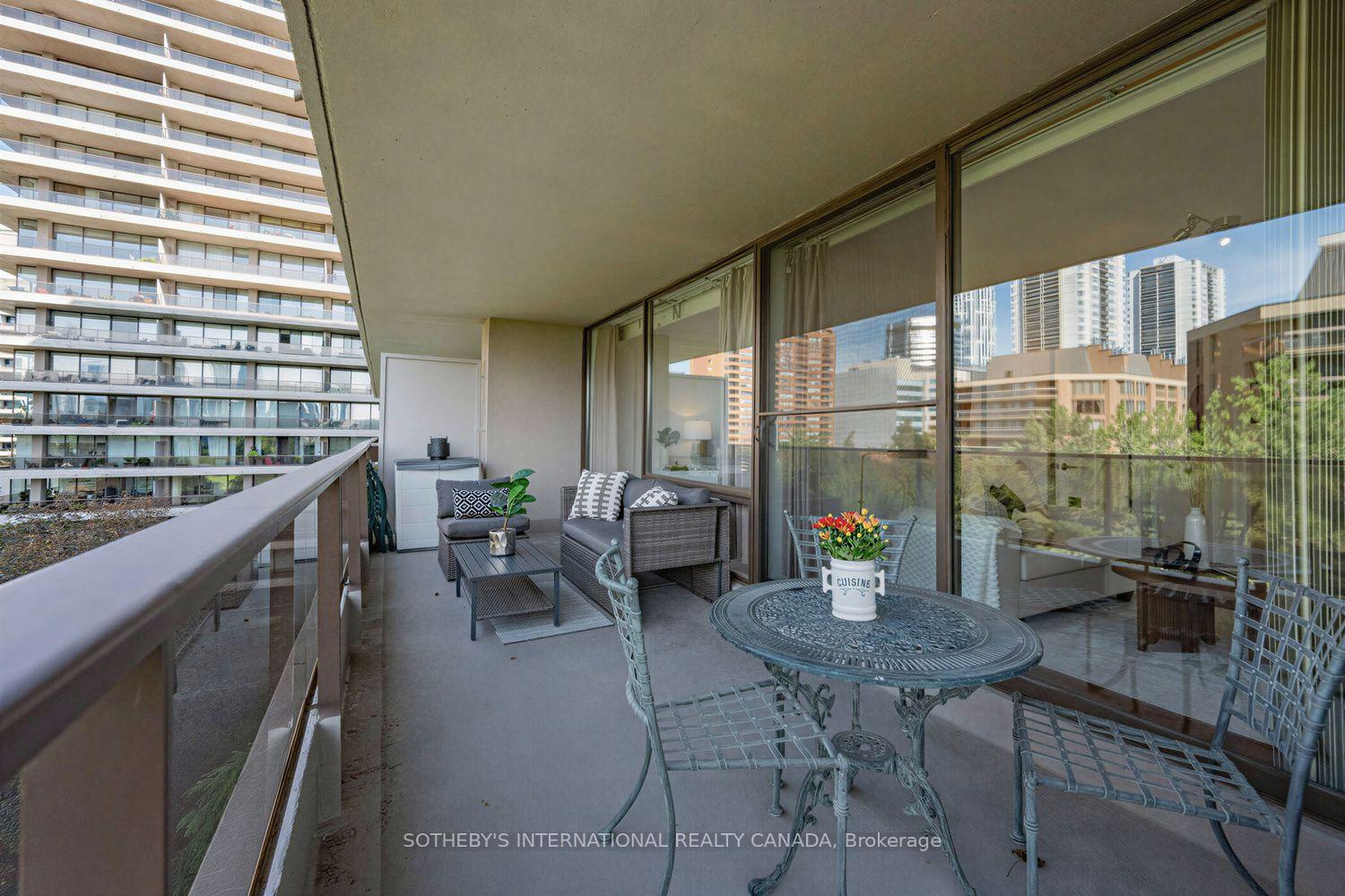 Photo 22 of Unit 706, 10 Avoca Avenue, Toronto, Rosedale-Moore Park — HOMEH