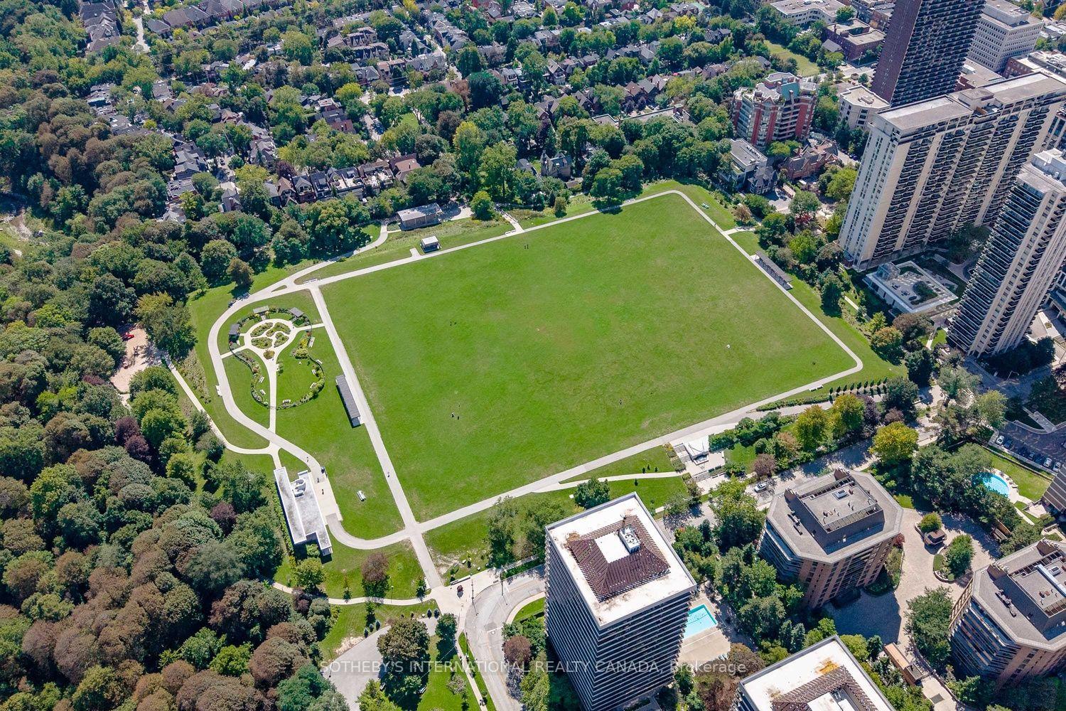 Photo 38 of Unit 706, 10 Avoca Avenue, Toronto, Rosedale-Moore Park — HOMEH