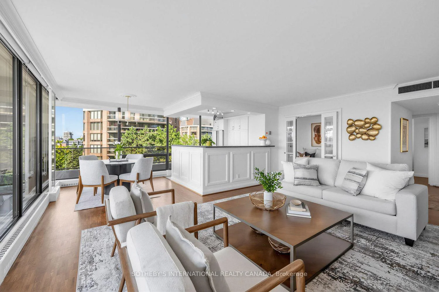 Photo 6 of Unit 706, 10 Avoca Avenue, Toronto, Rosedale-Moore Park — HOMEH