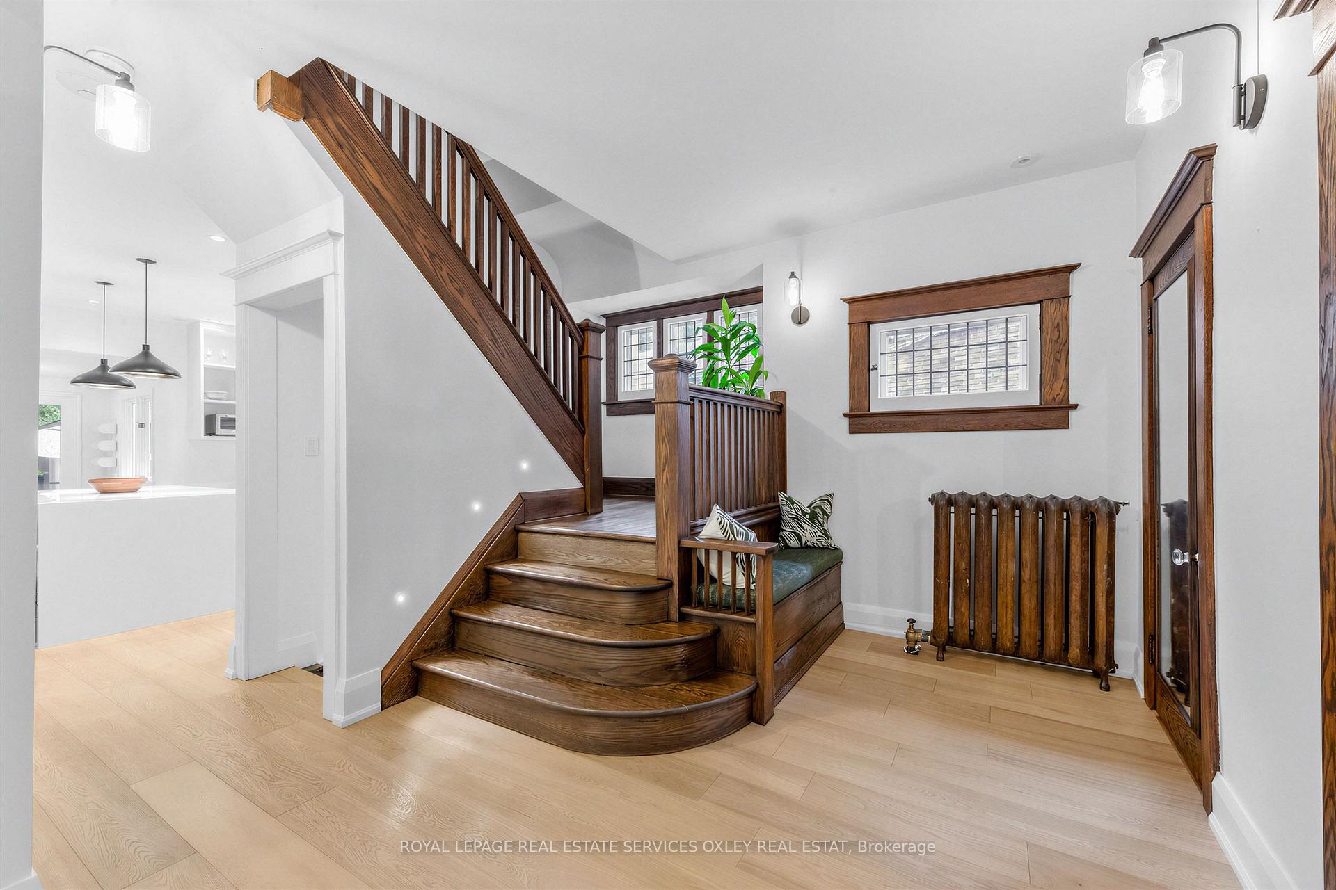 Photo 2 of 20 Edgewood Crescent, Toronto, Rosedale-Moore Park — HOMEH